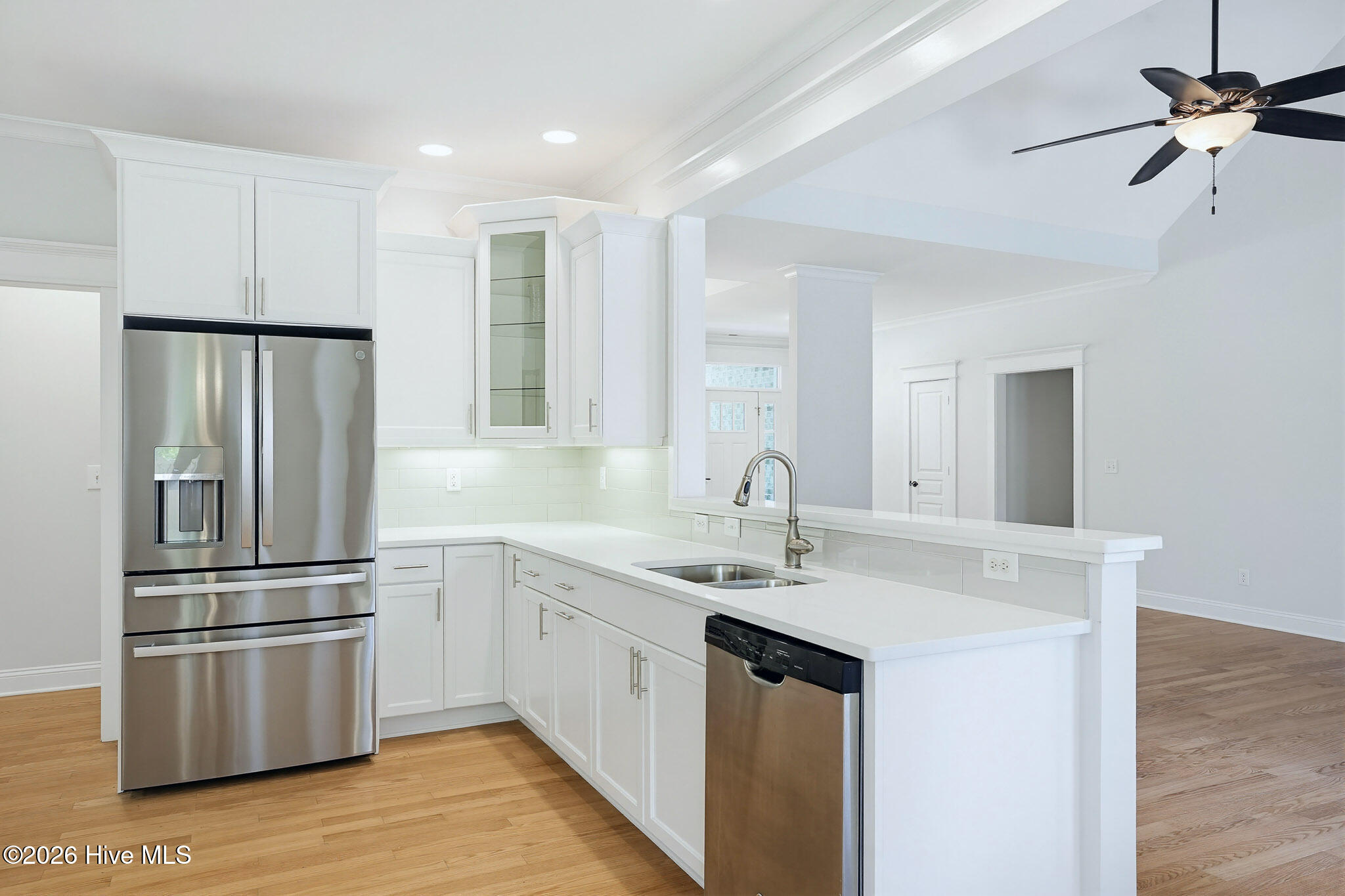 100579325 | Photo 6