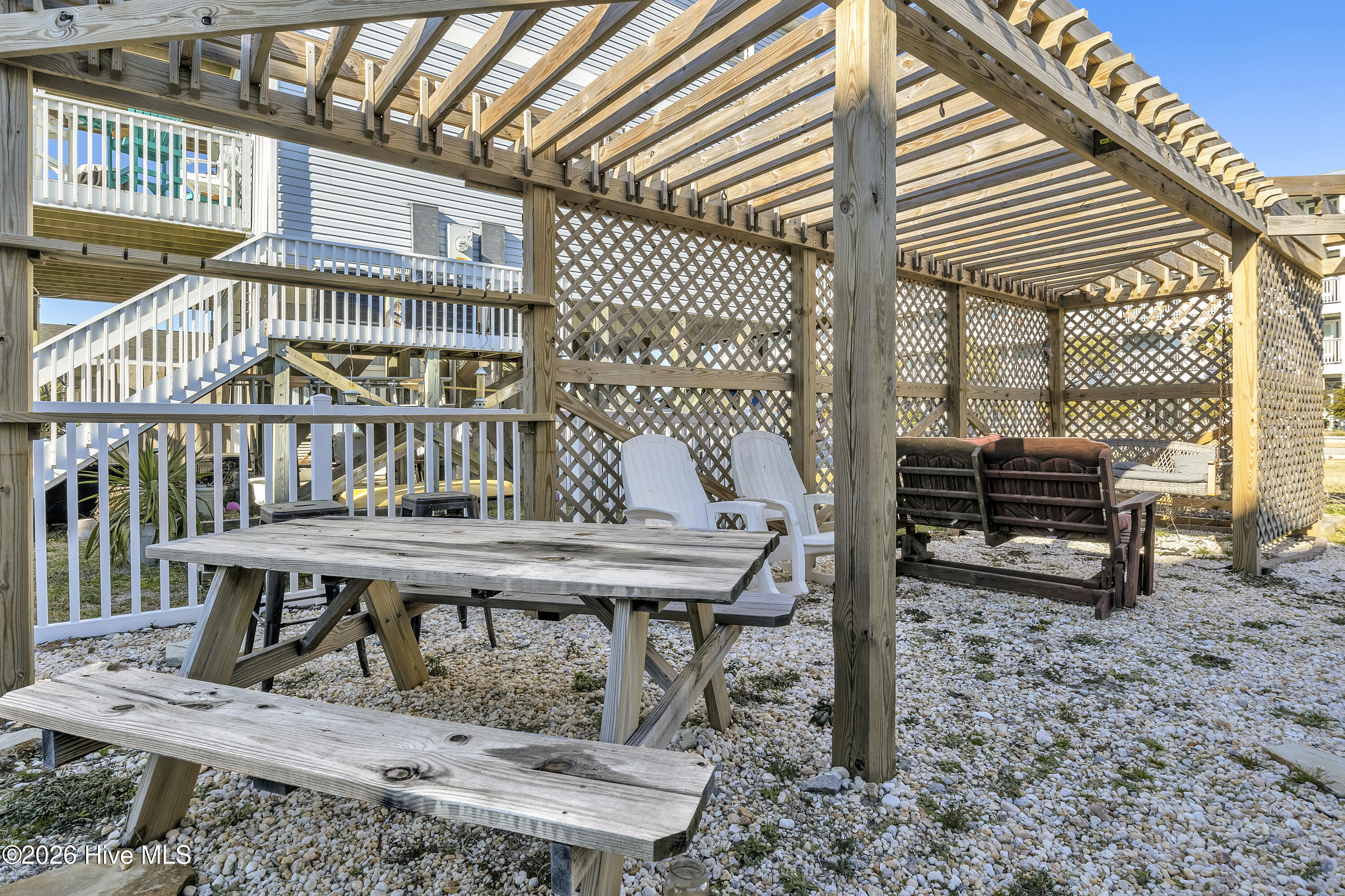 100550630 | Photo 30