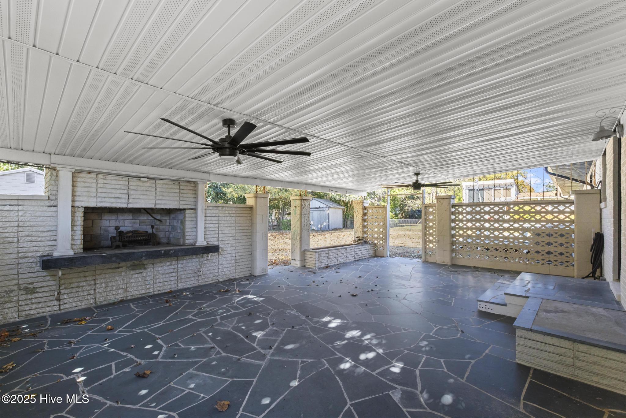 100540981 | Photo 30