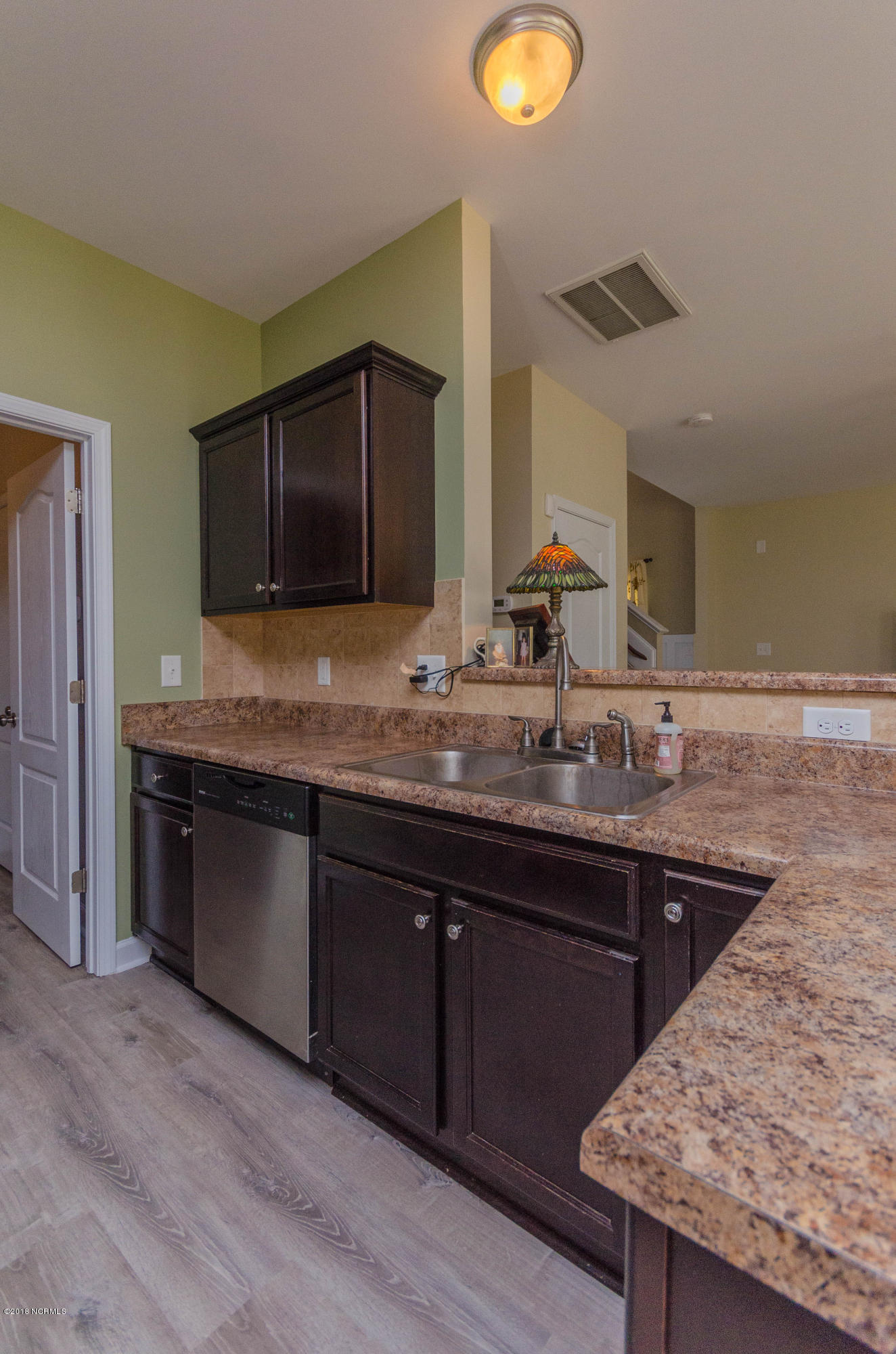 100553700 | Photo 15