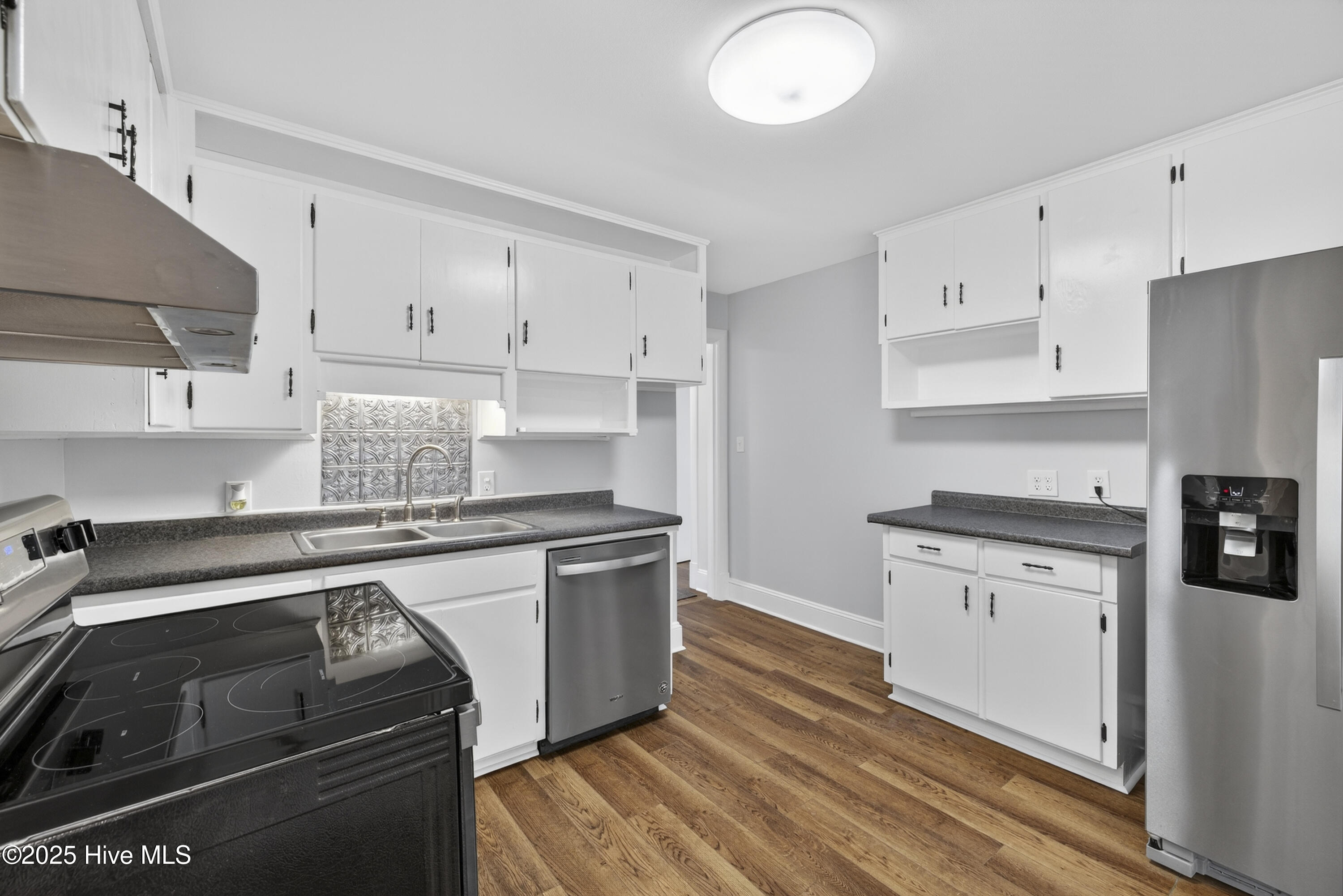 100544796 | Photo 18