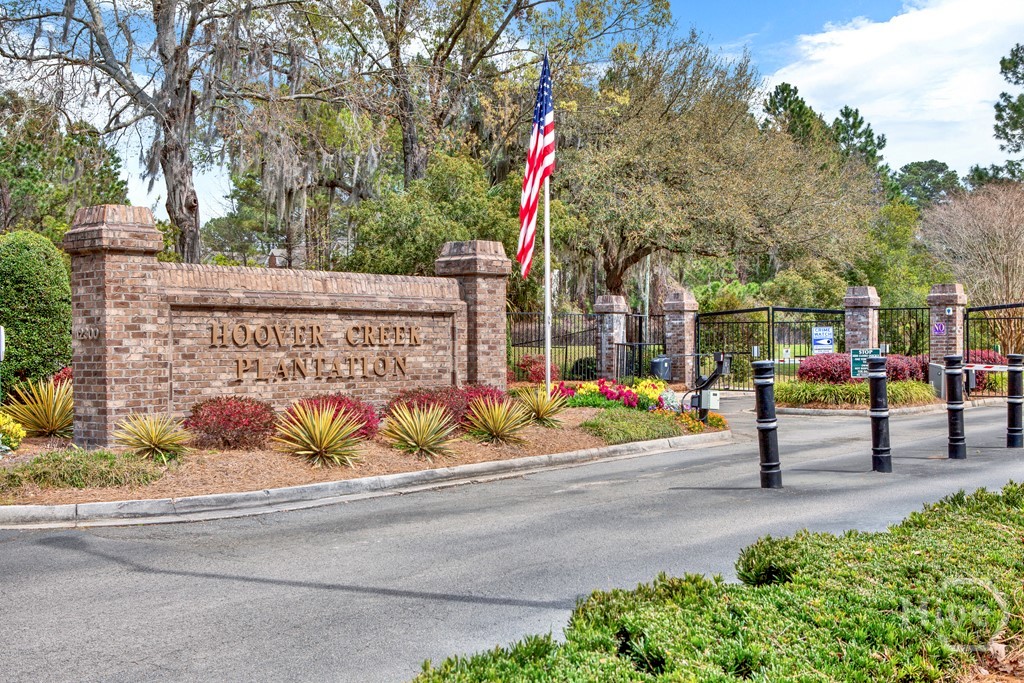 Welcome to Gated Hoover Creek
