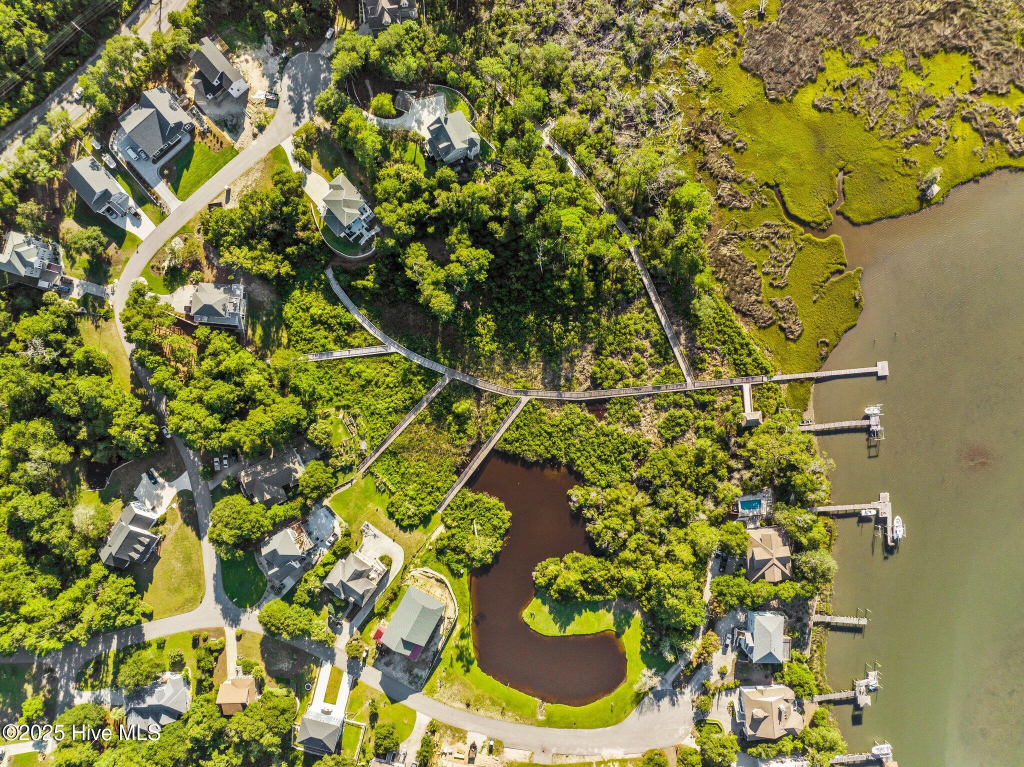 100558130 | Photo 72