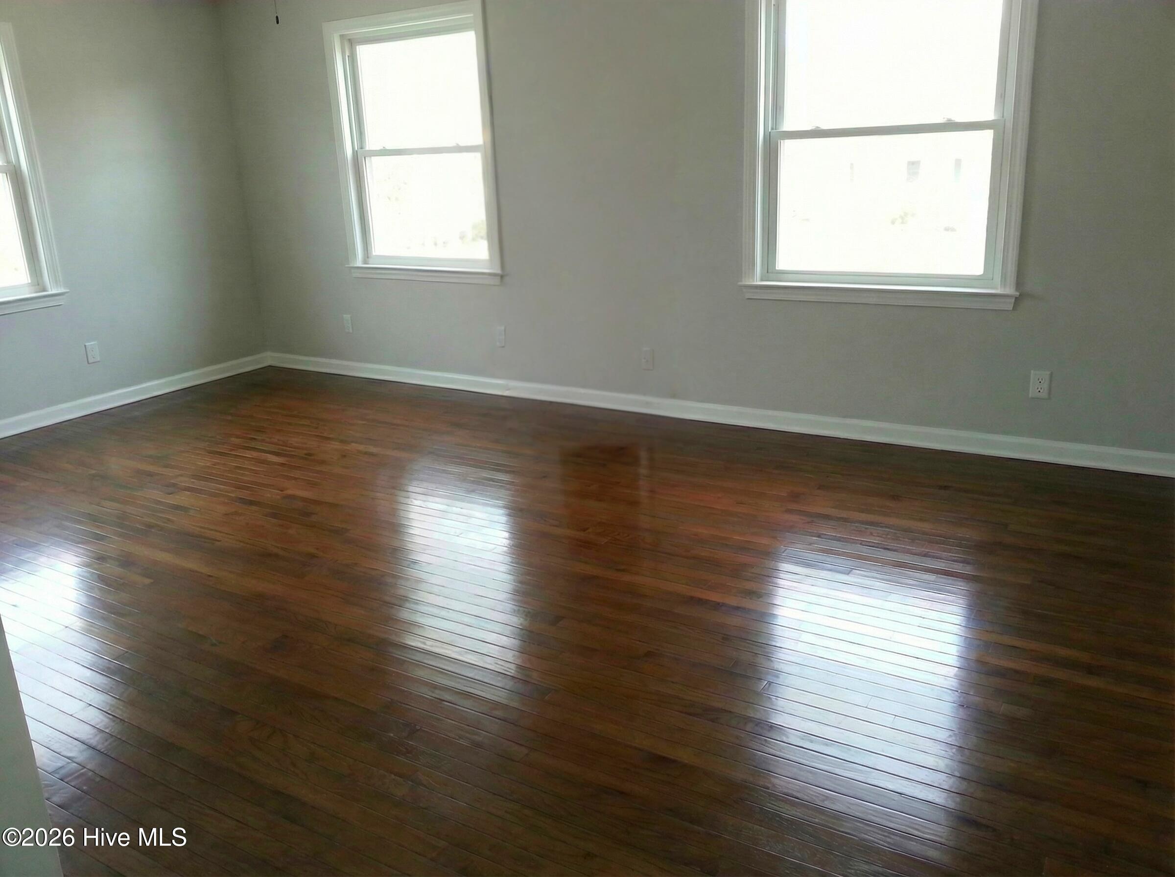 100544114 | Photo 23