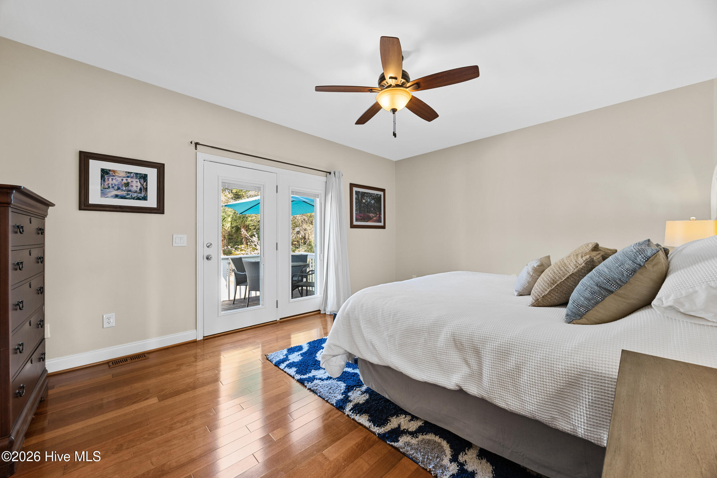 100567542 | Photo 30