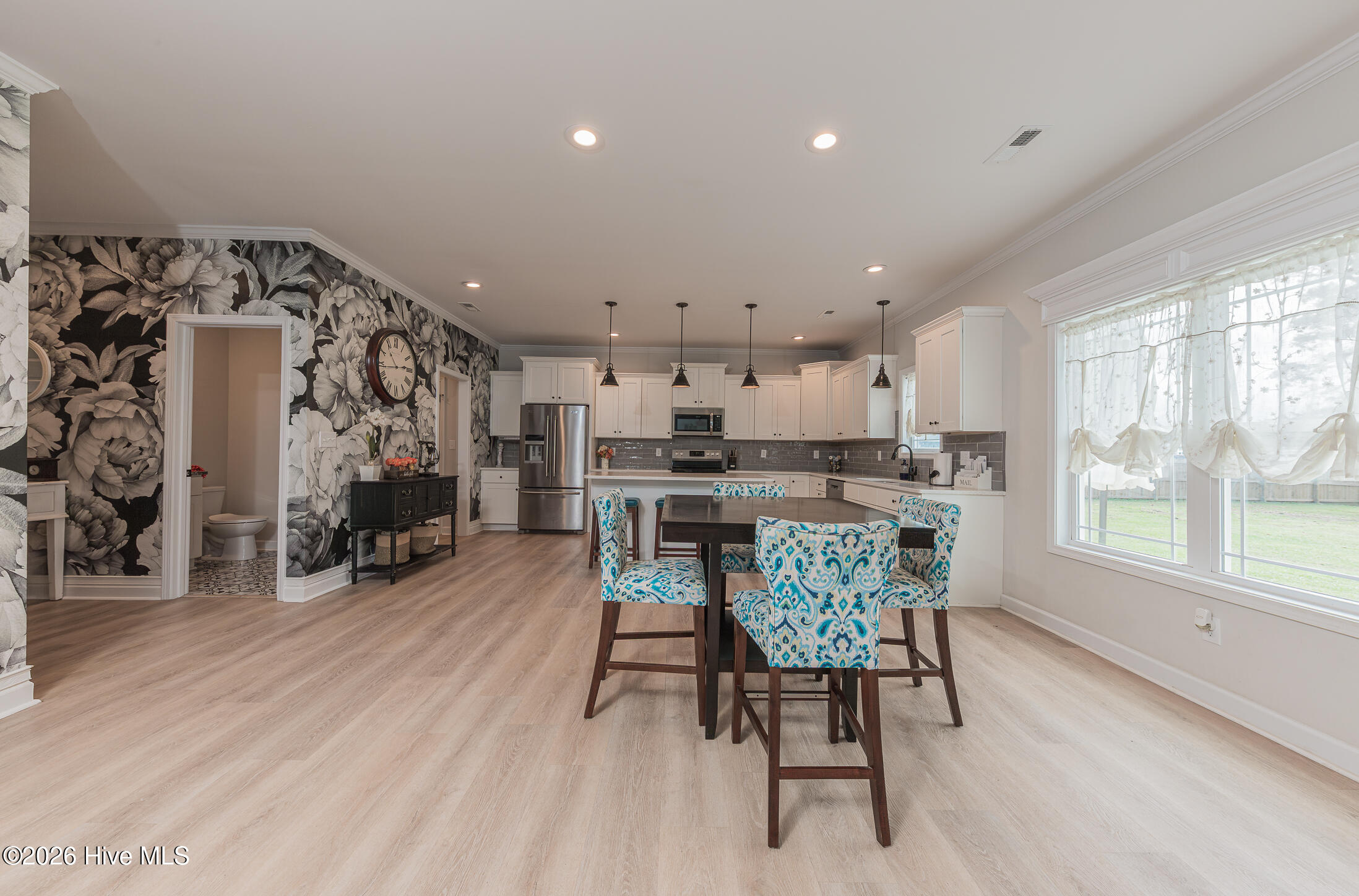 100551491 | Photo 11