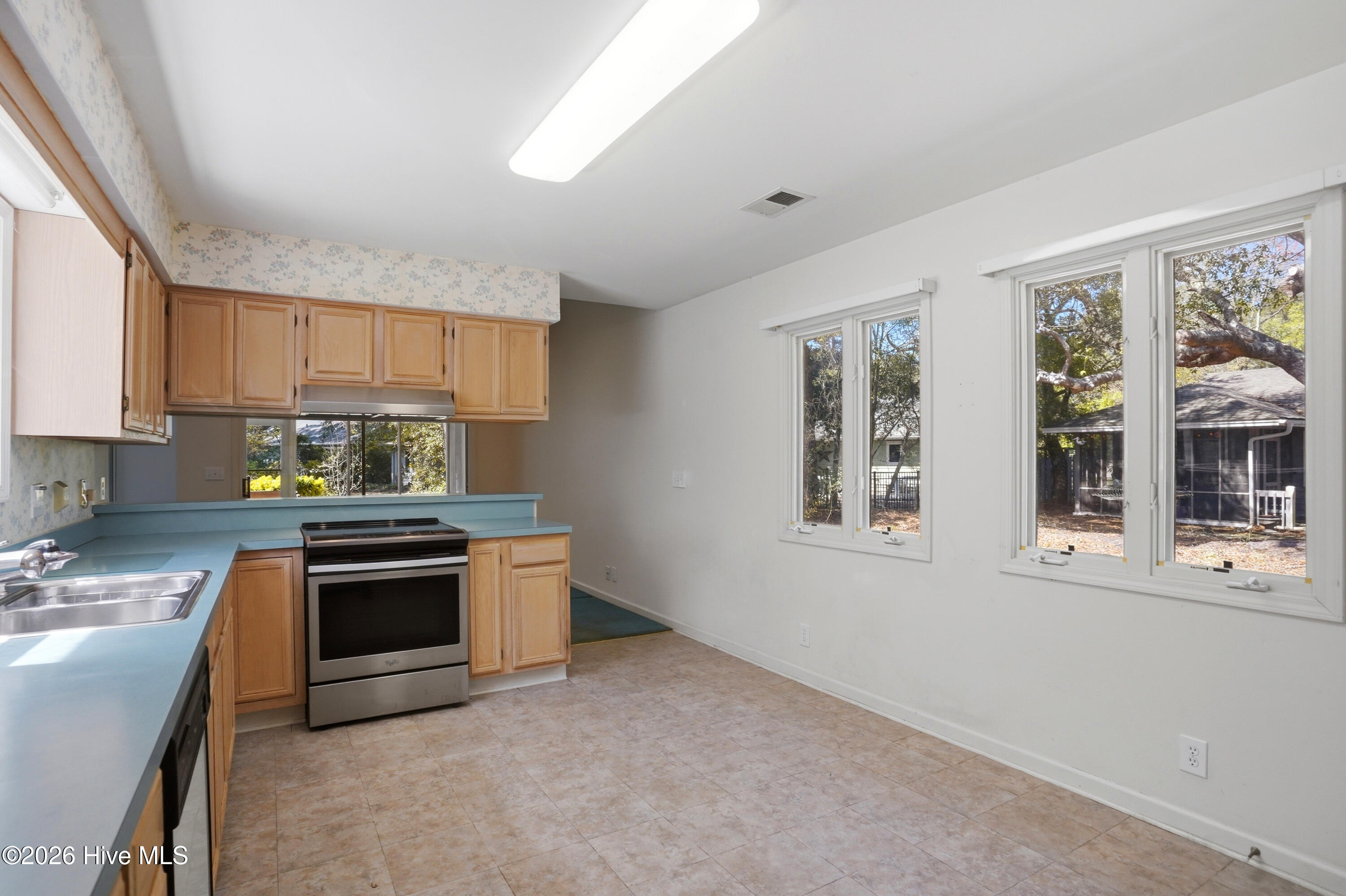 100564154 | Photo 13