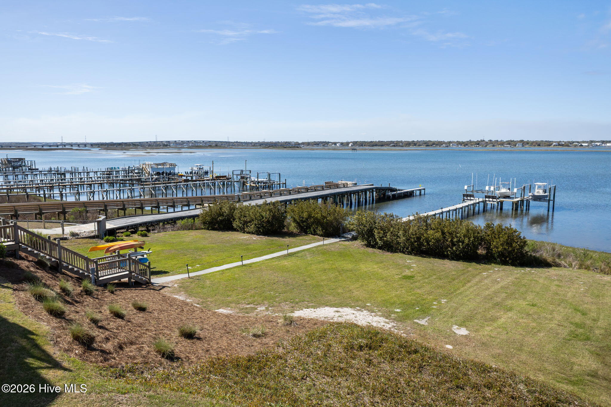 100565835 | Photo 36