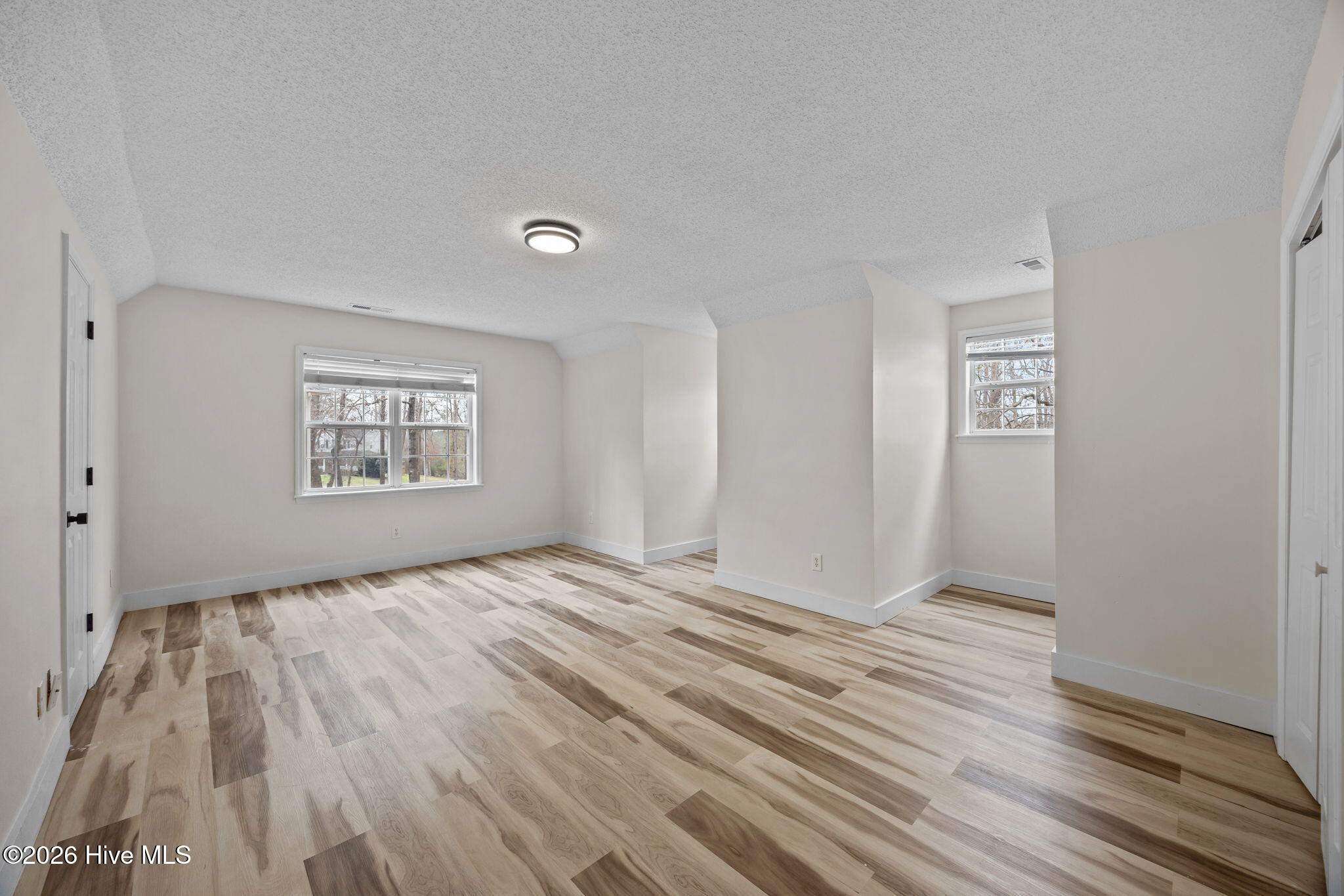 100557636 | Photo 20