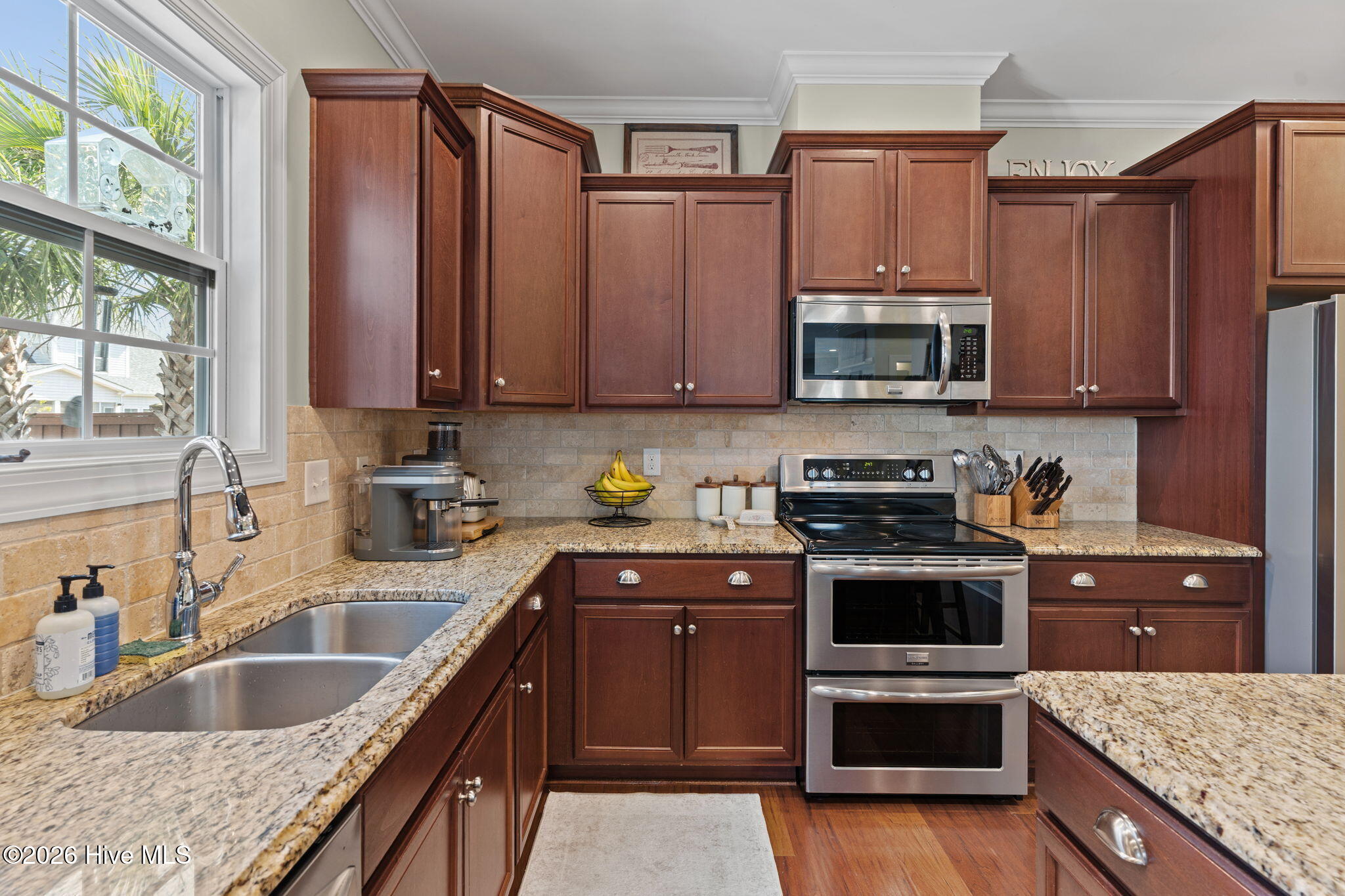 100564202 | Photo 16