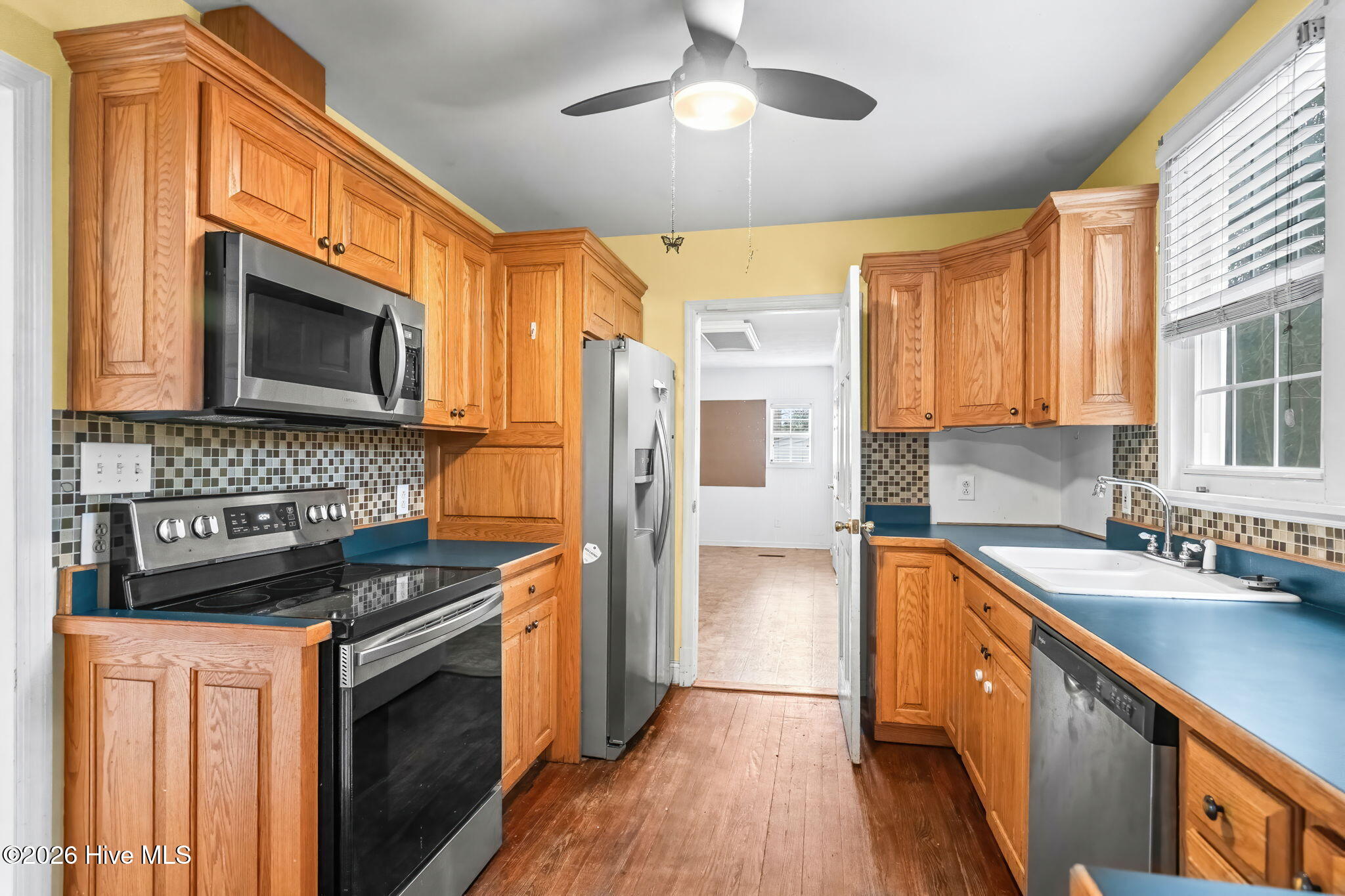 100549588 | Photo 20