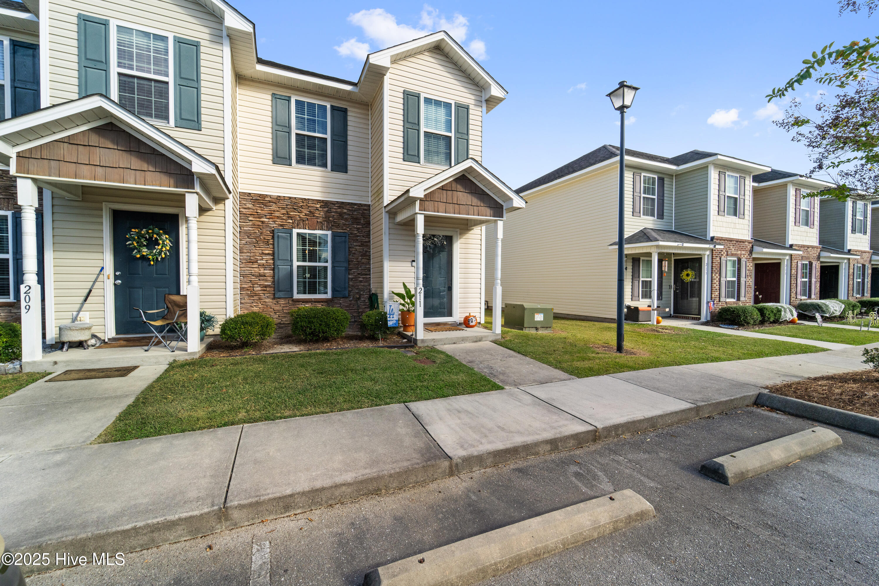 100539318 | Photo 25