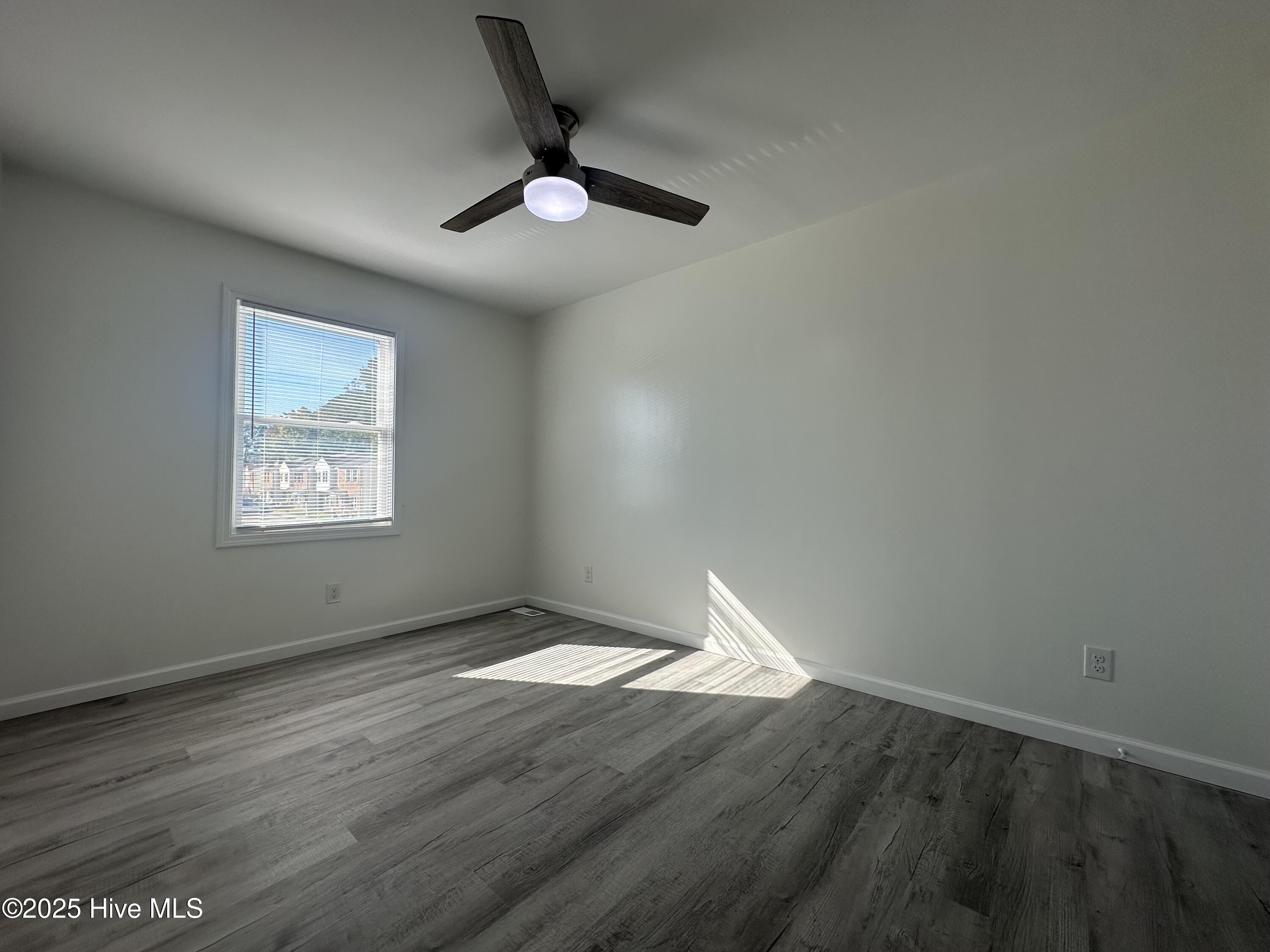 100539608 | Photo 14