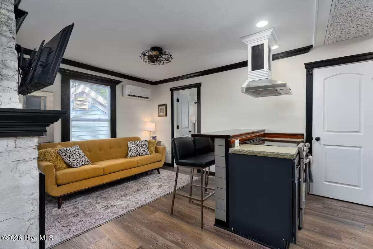 100562028 | Photo 21