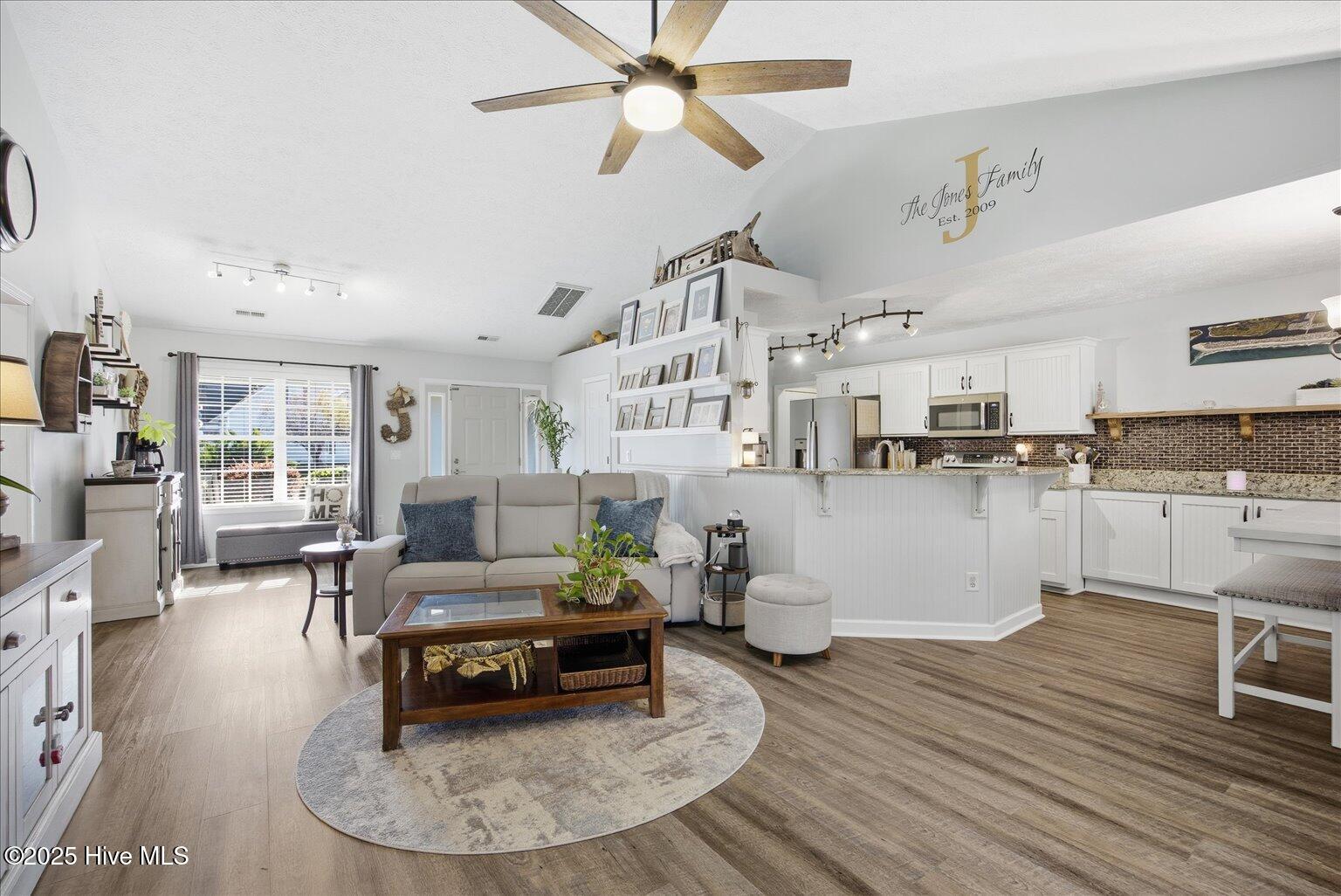 100544884 | Photo 18