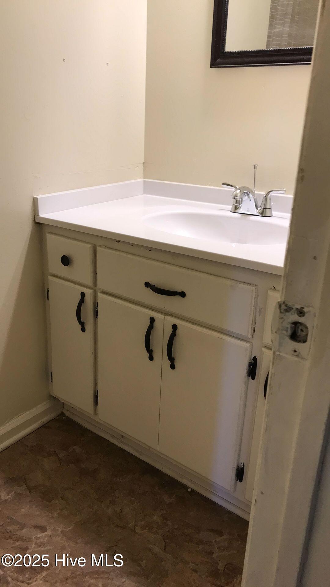 100527412 | Photo 12