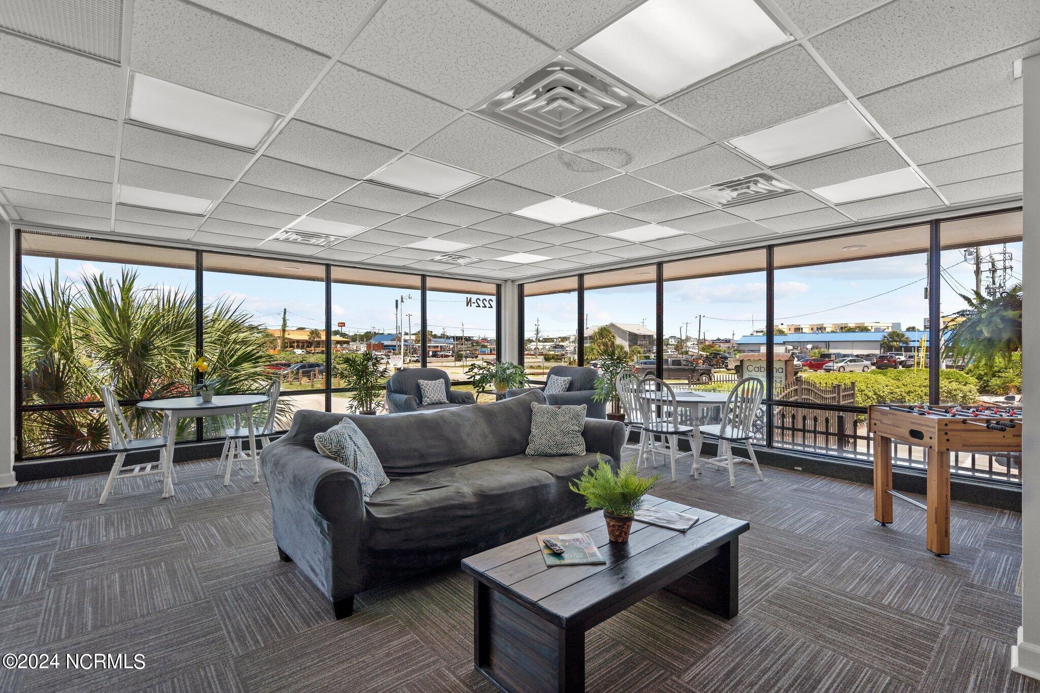 100445876 | Photo 45