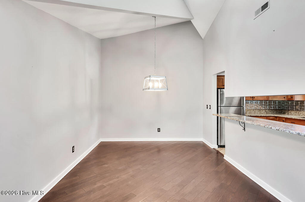 100556697 | Photo 13