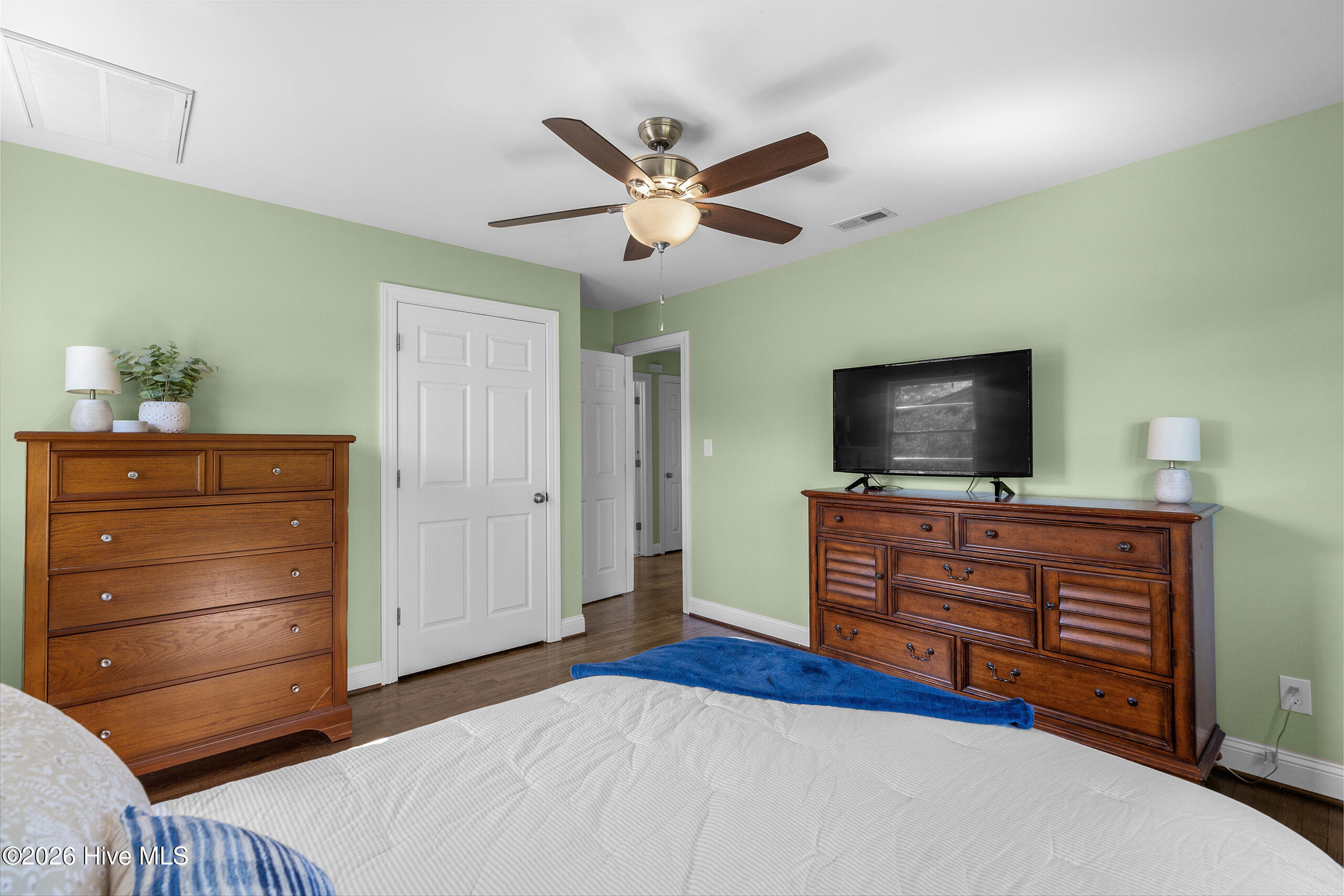 100567533 | Photo 22