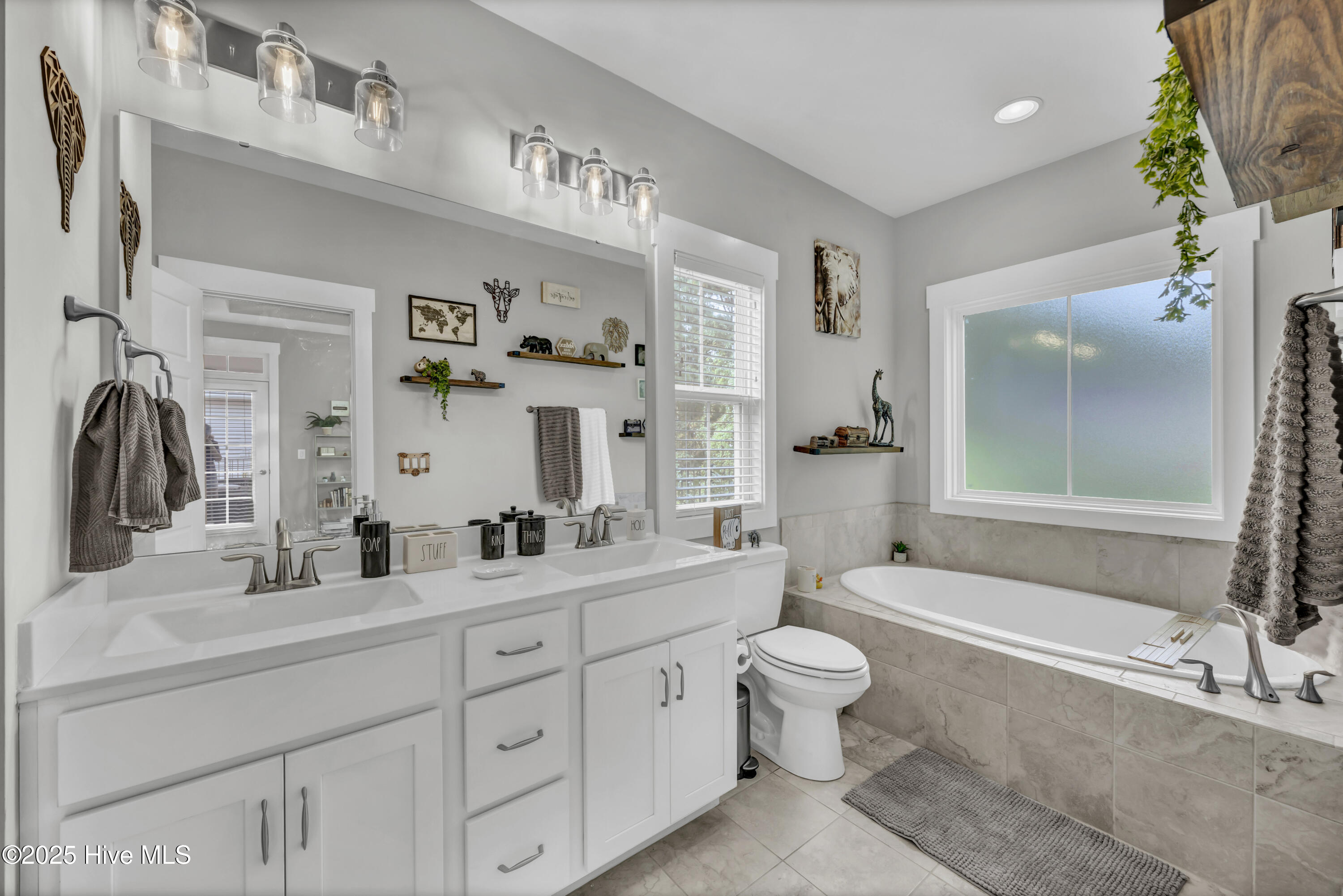 100535500 | Photo 21