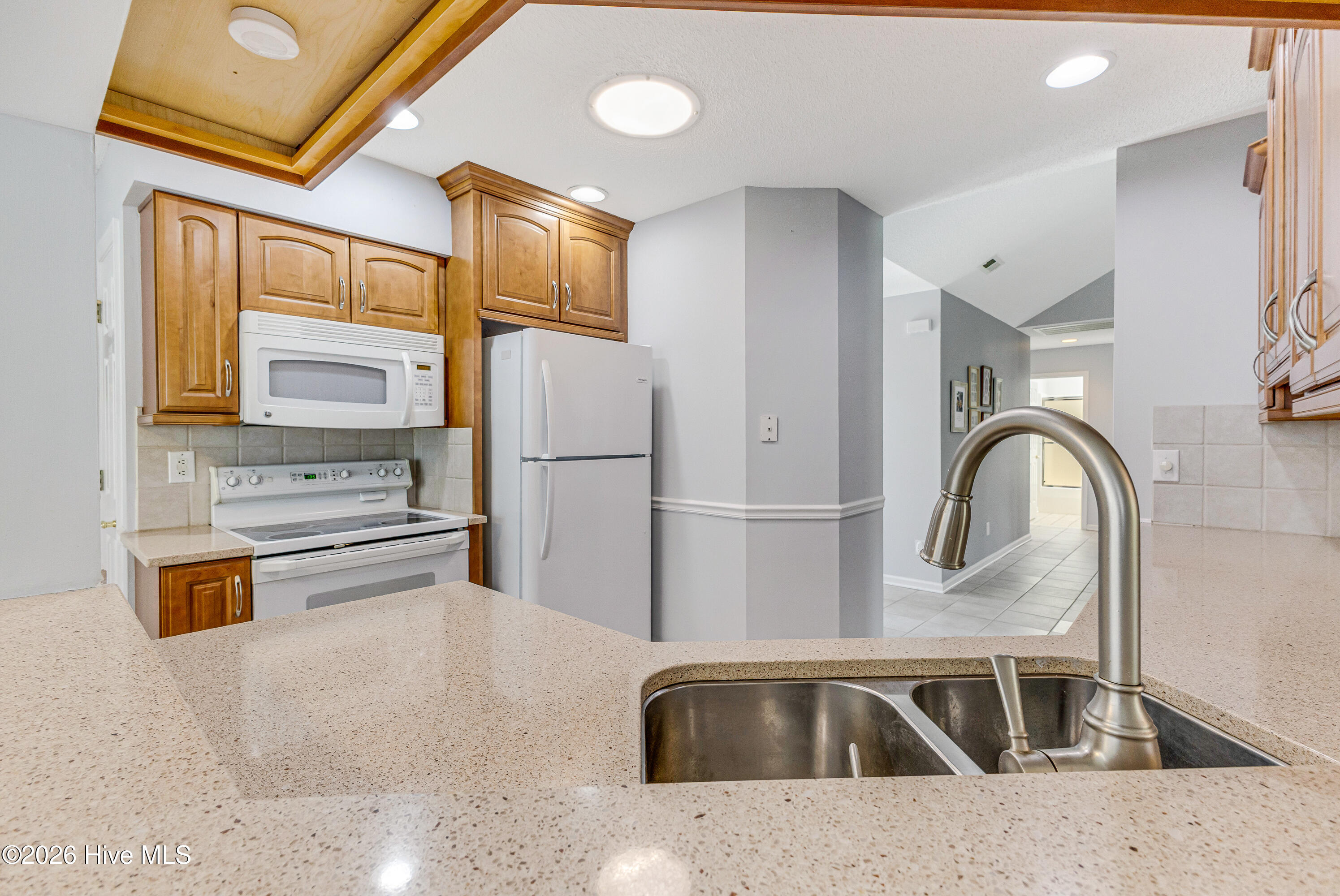 100568217 | Photo 19