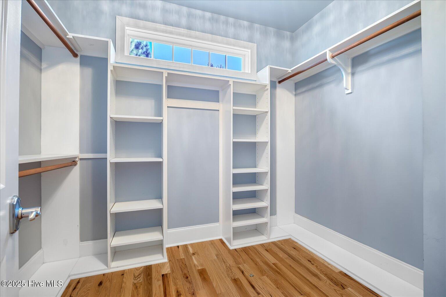 100529543 | Photo 19