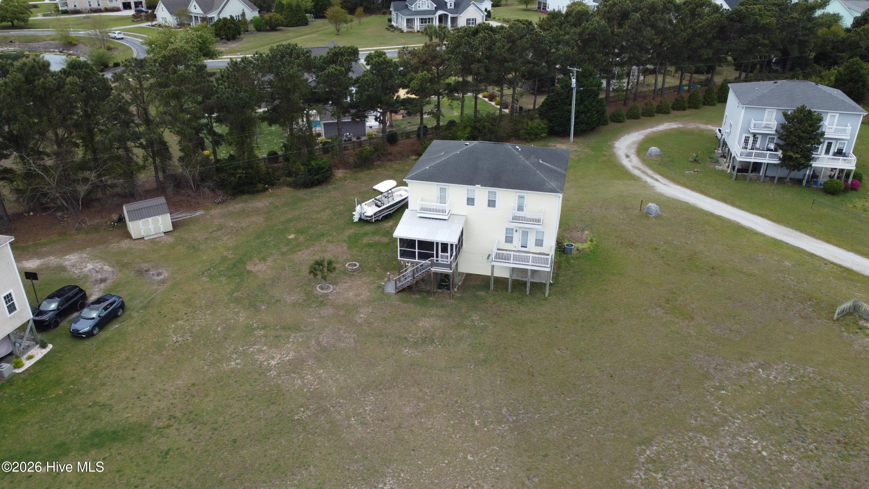 100566043 | Photo 14