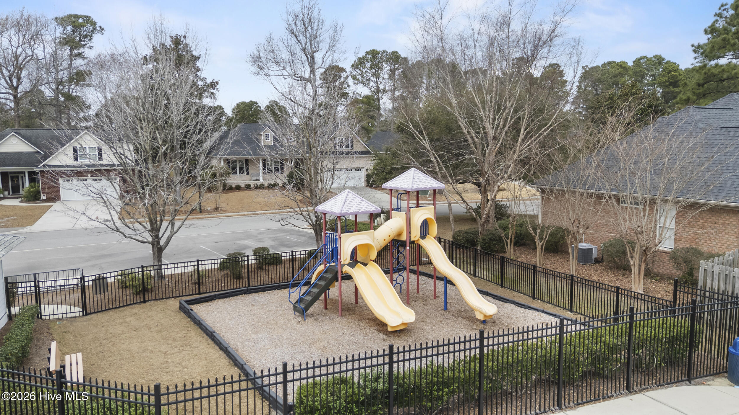 100549388 | Photo 32