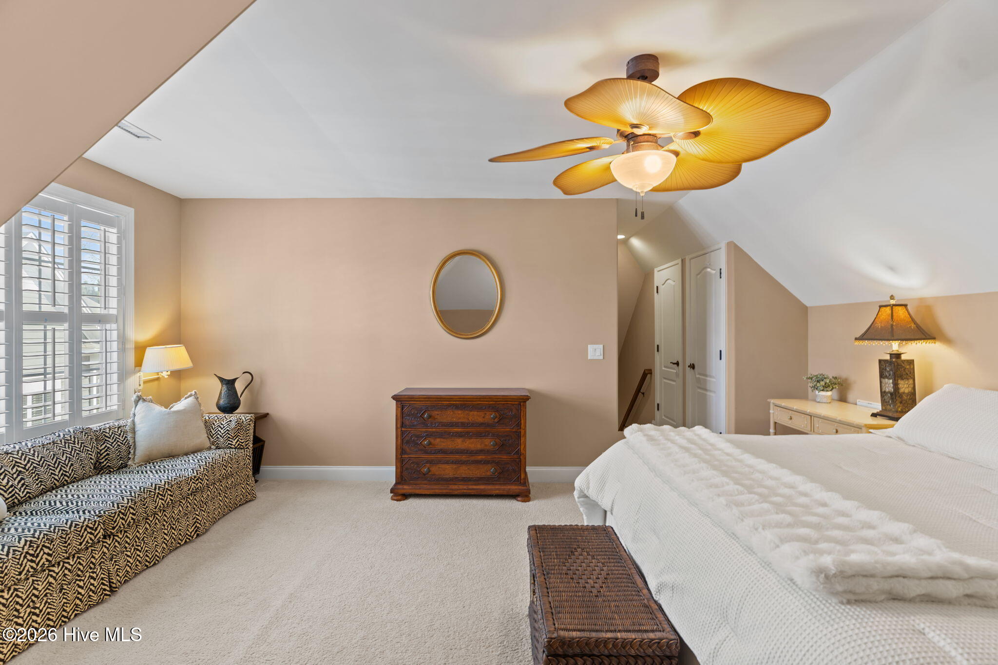 100561324 | Photo 26