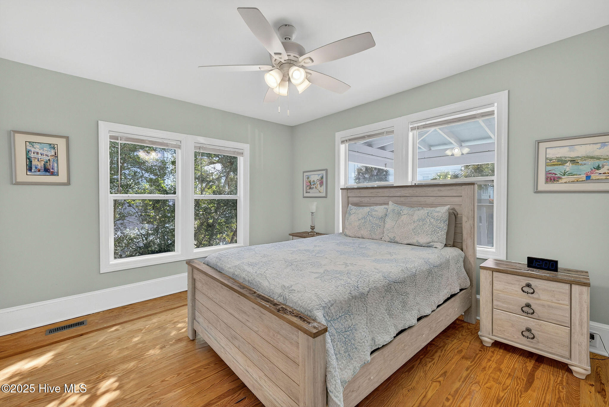 100543677 | Photo 30