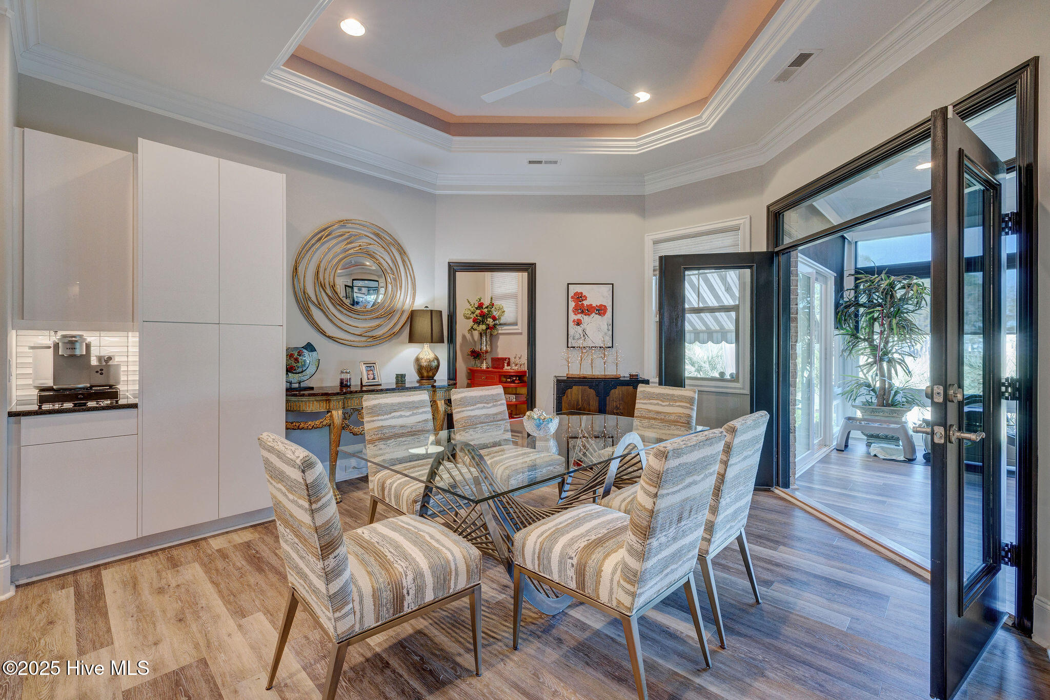 100550746 | Photo 27