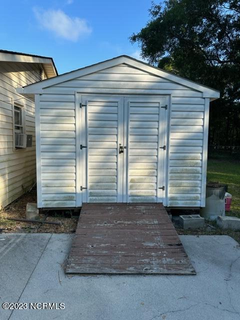 501 Oak Lane,Newport