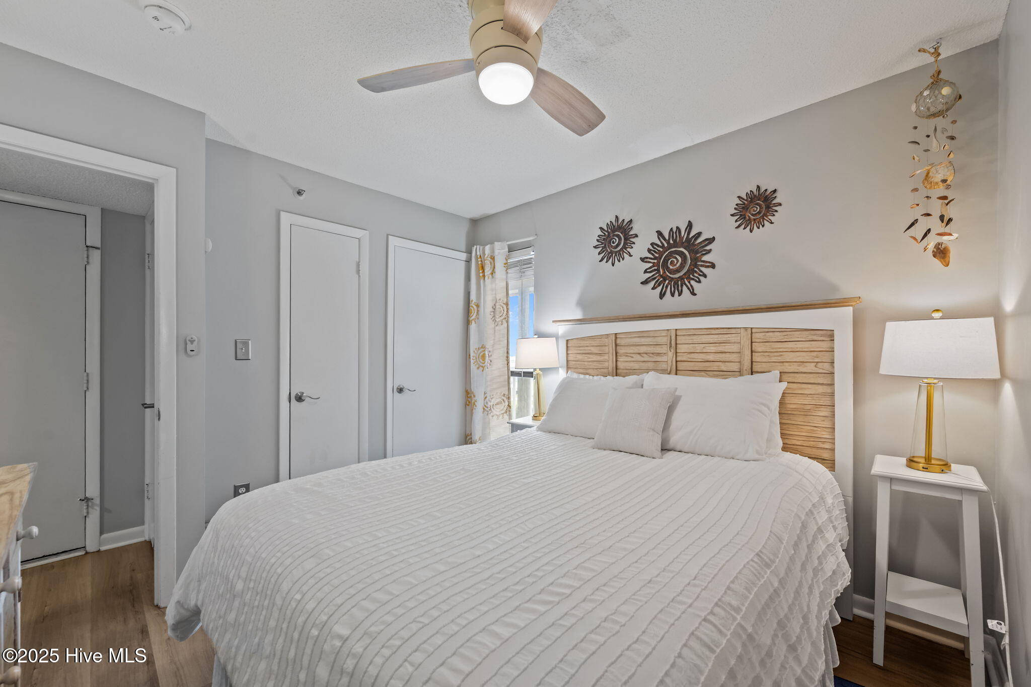 100537273 | Photo 27