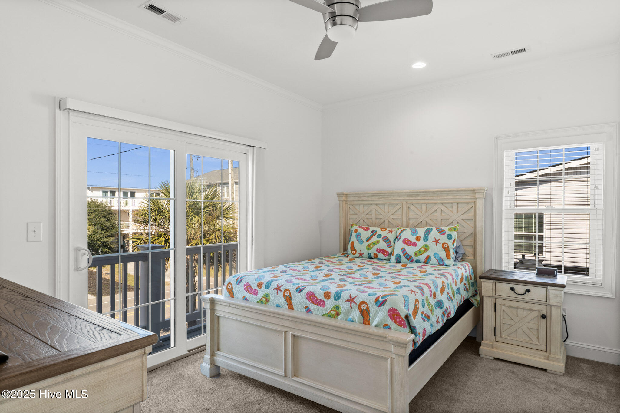 100541002 | Photo 12