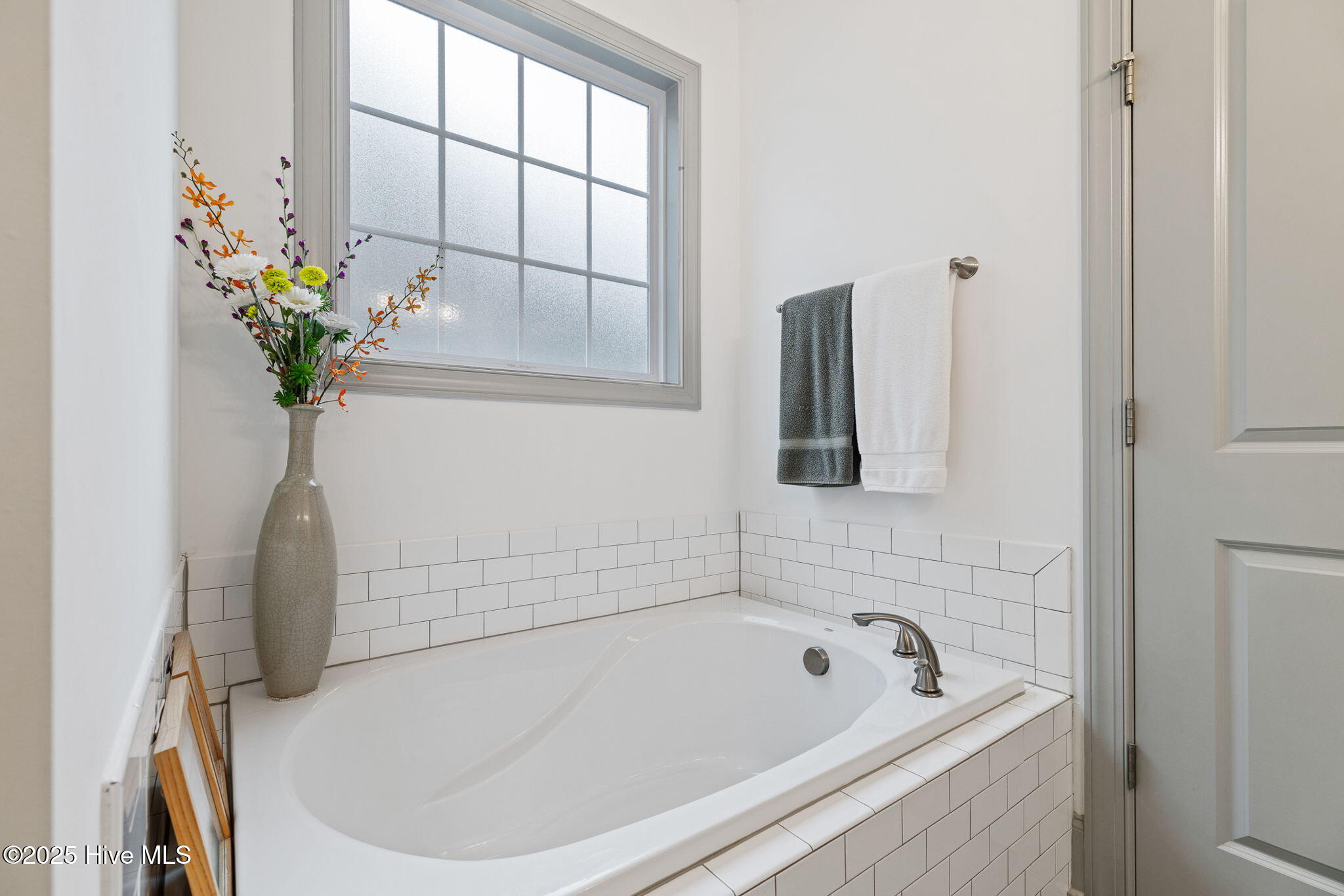 100541268 | Photo 33