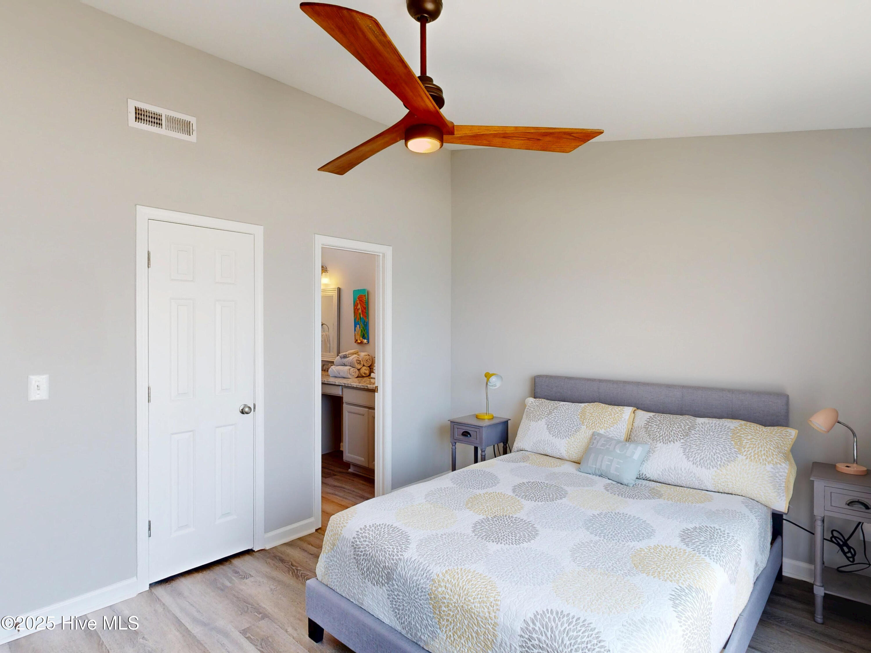 100550586 | Photo 50