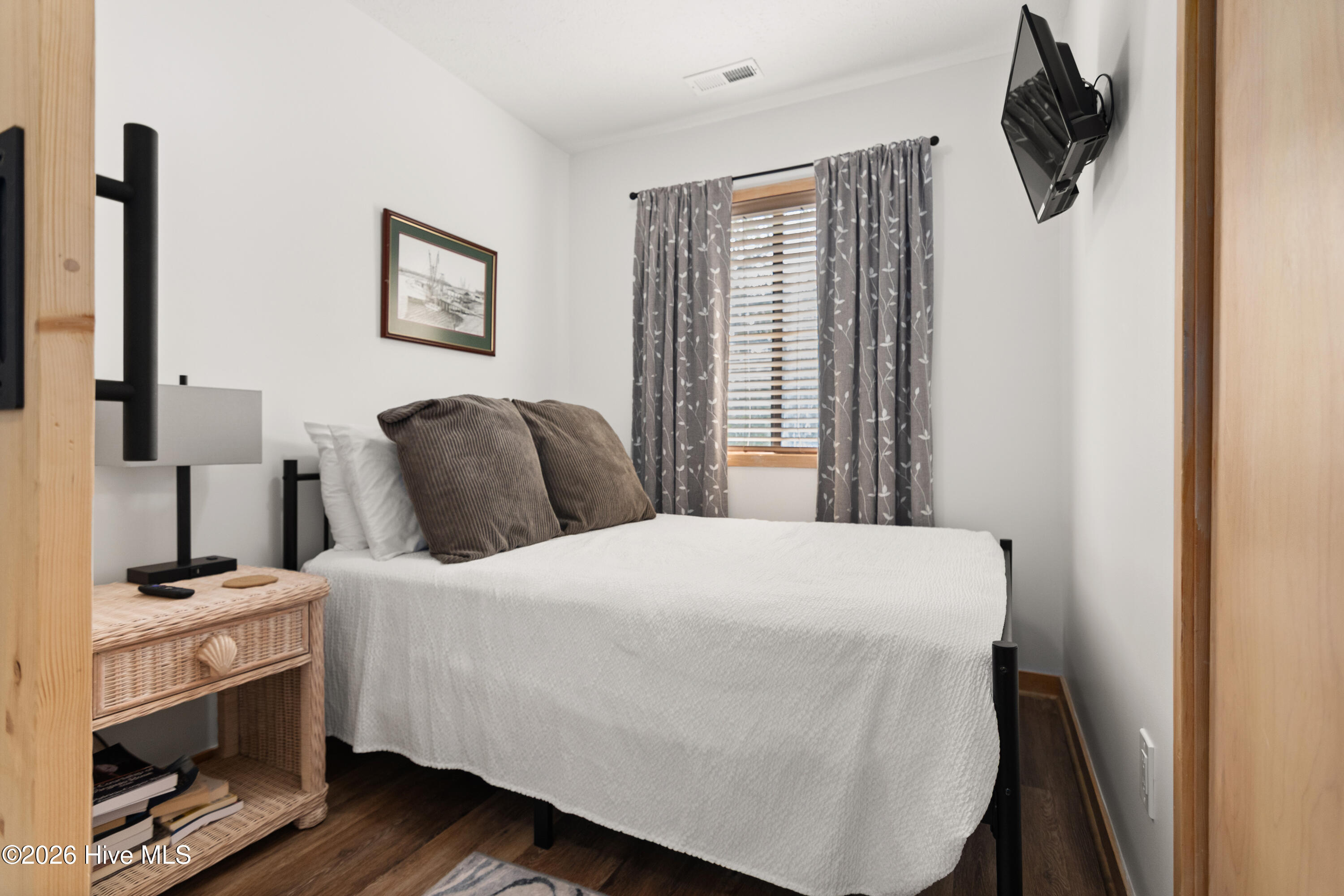 100562499 | Photo 21