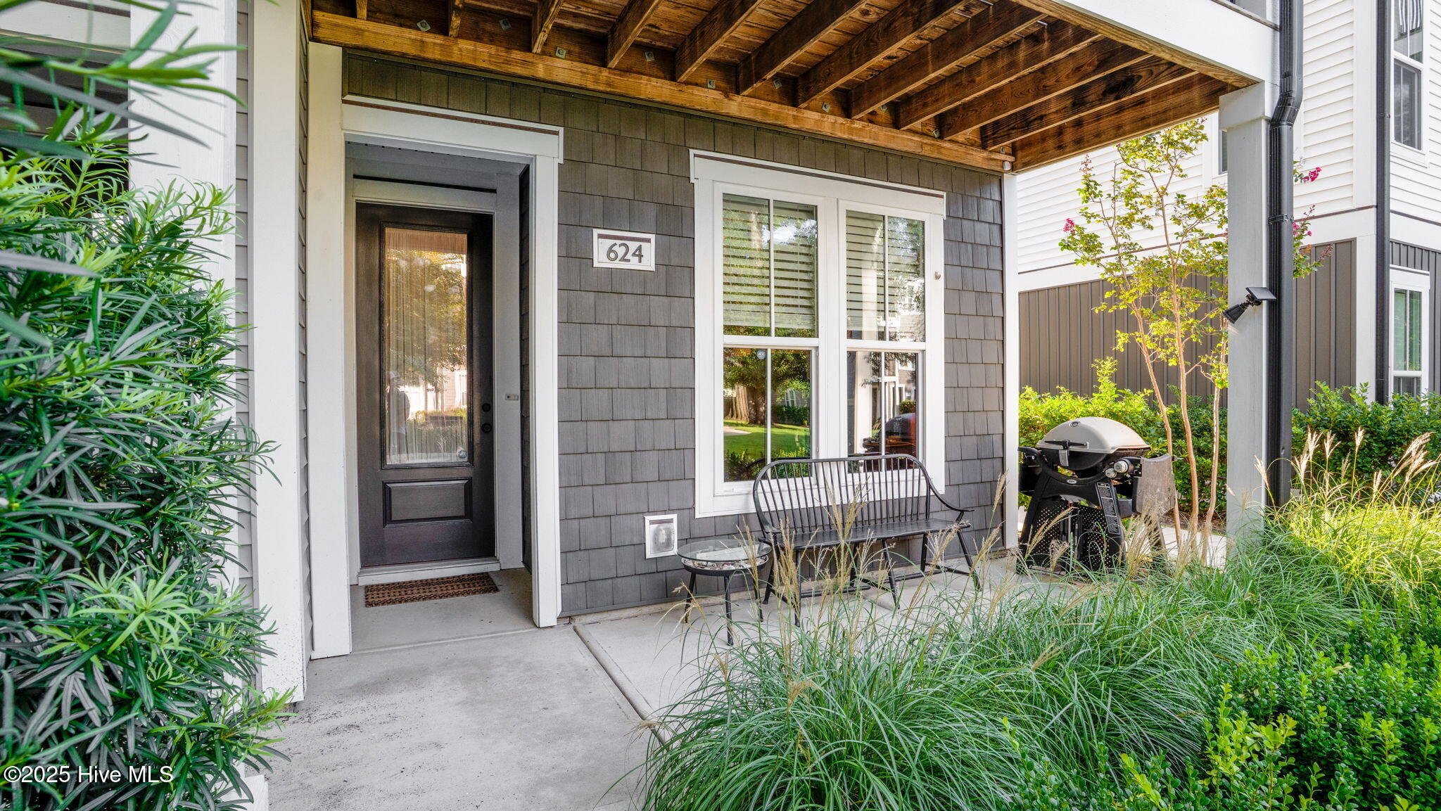 624 N 6th Street, Wilmington, NC 28401 – photo 2: Entrance