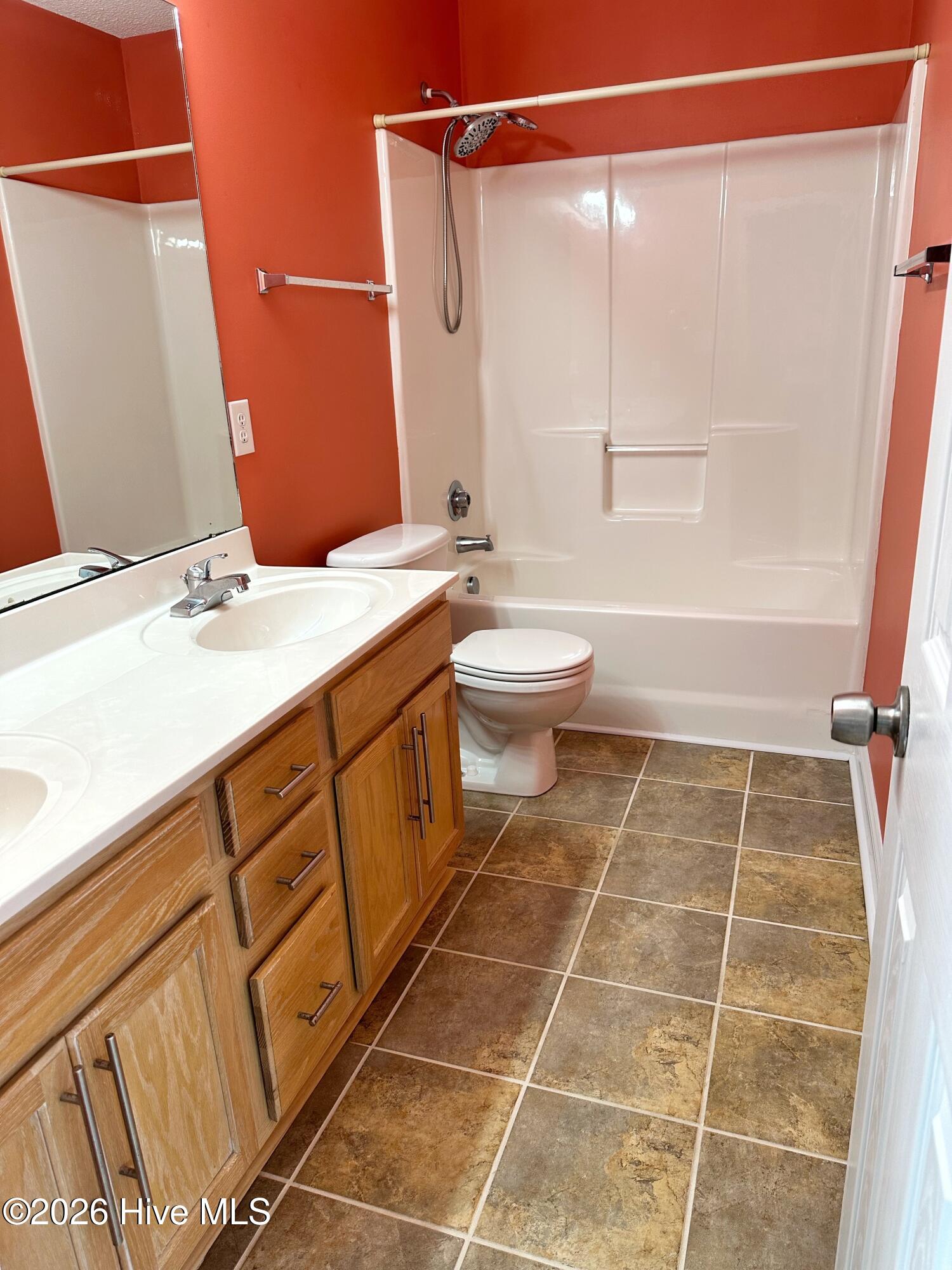 100556264 | Photo 21