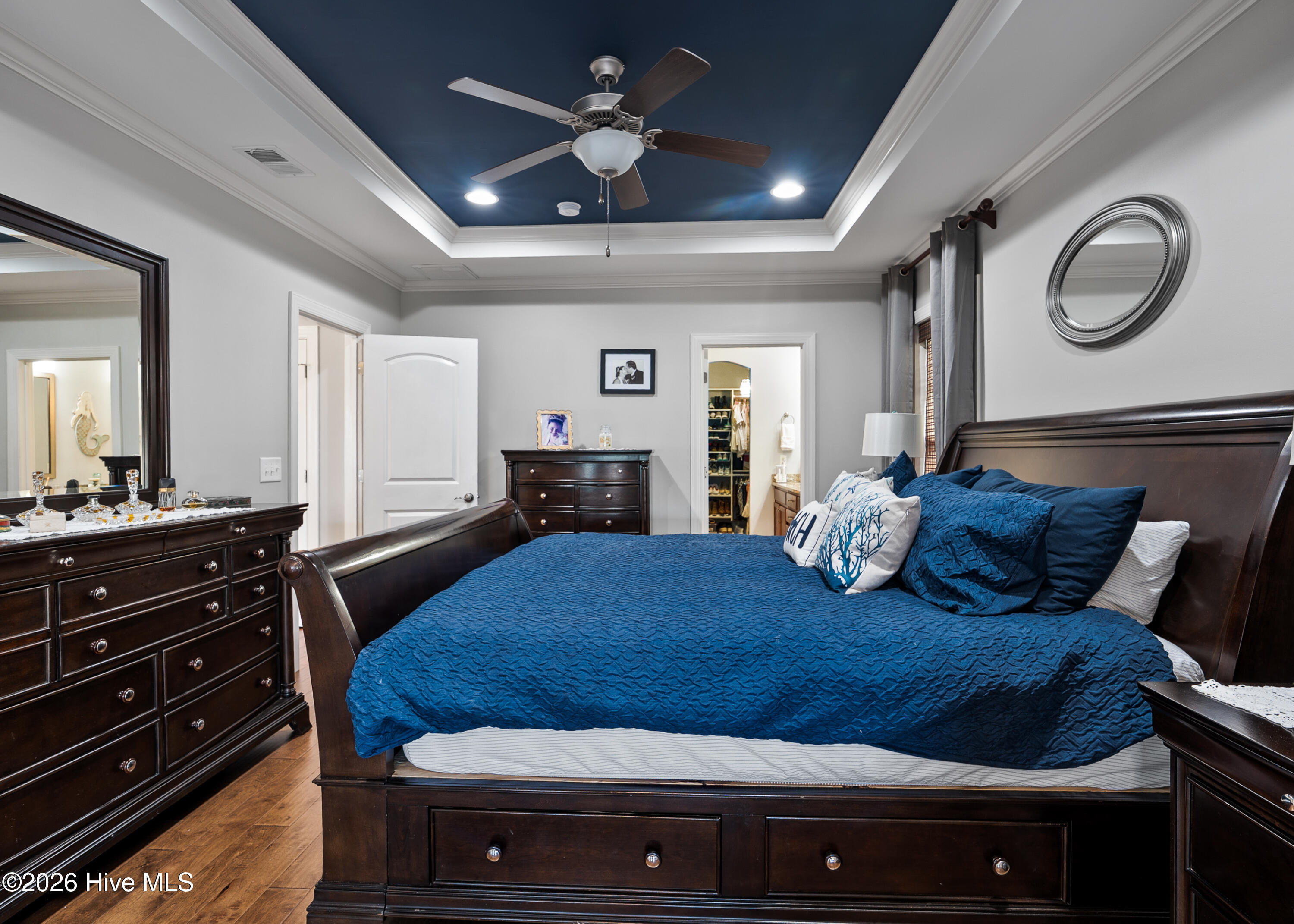 100553869 | Photo 26