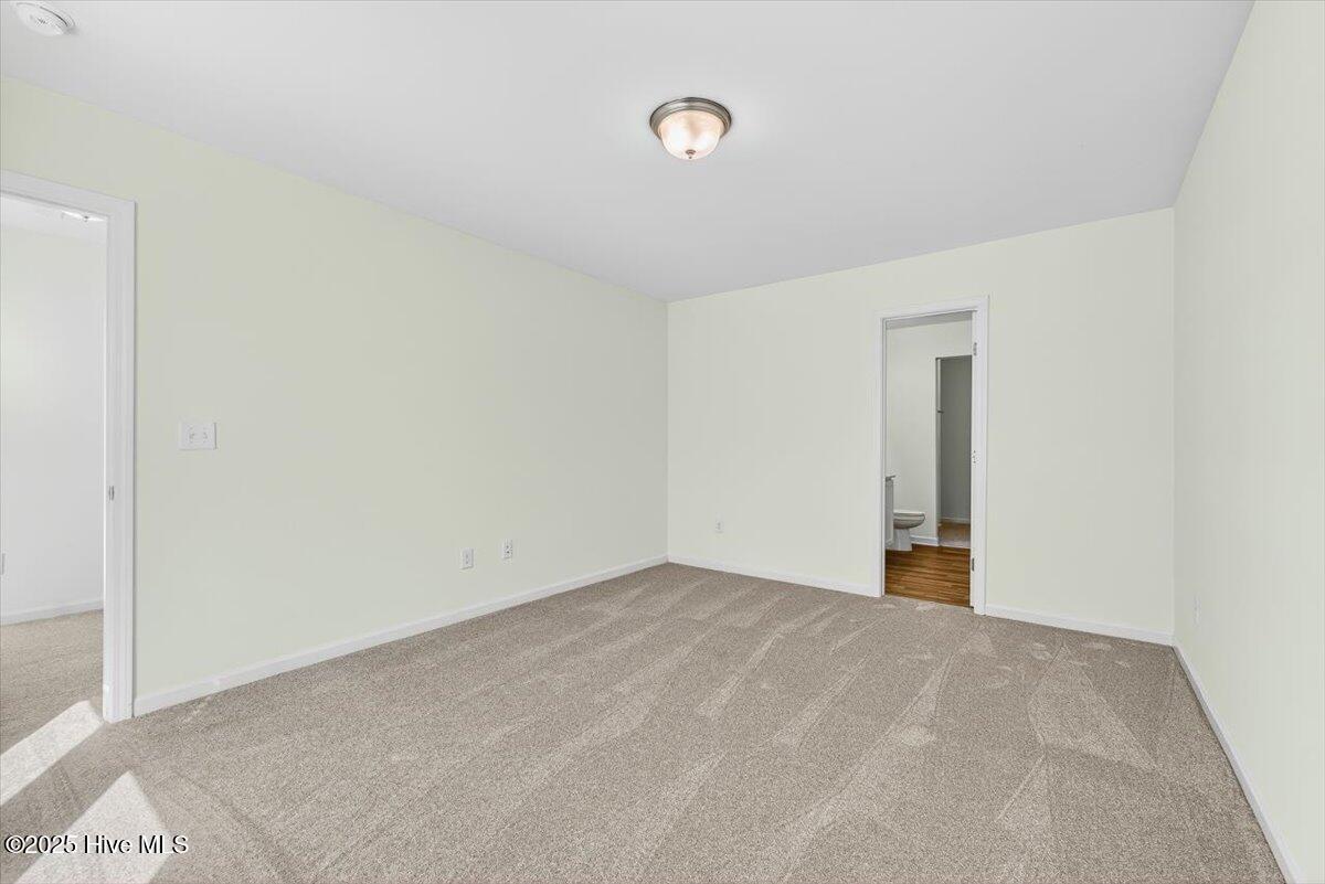 100540215 | Photo 30