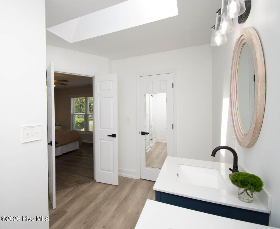 100569264 | Photo 18