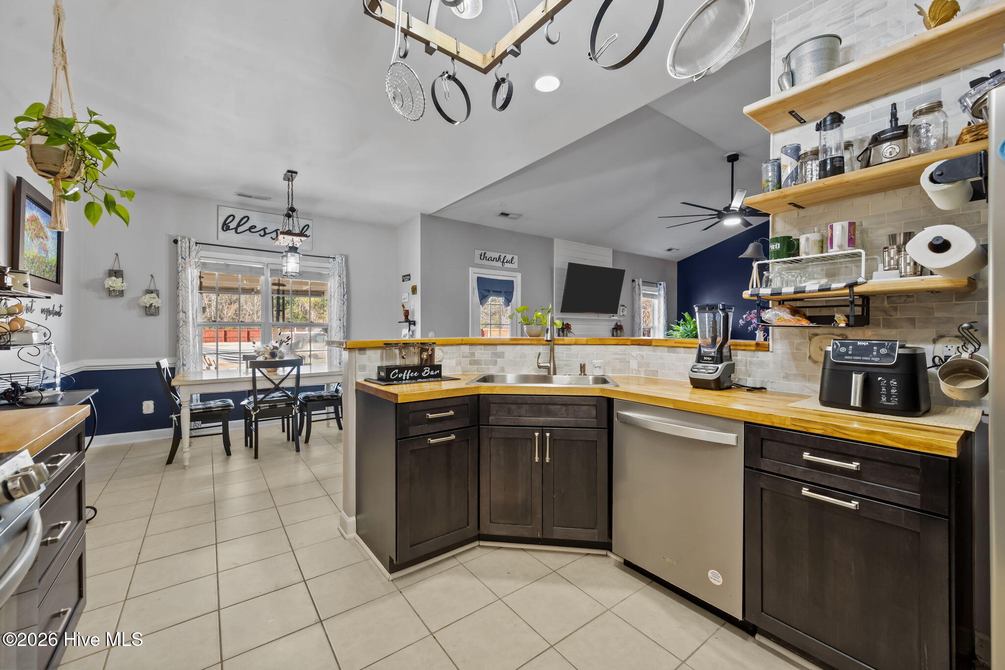 100547536 | Photo 30