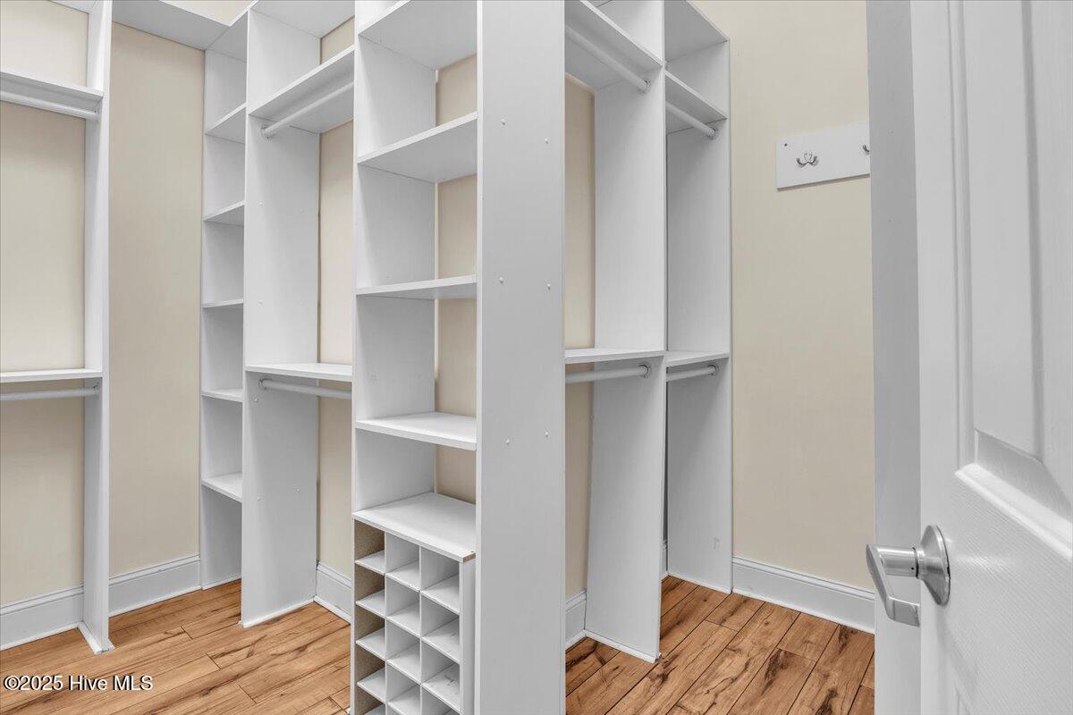 100545058 | Photo 32