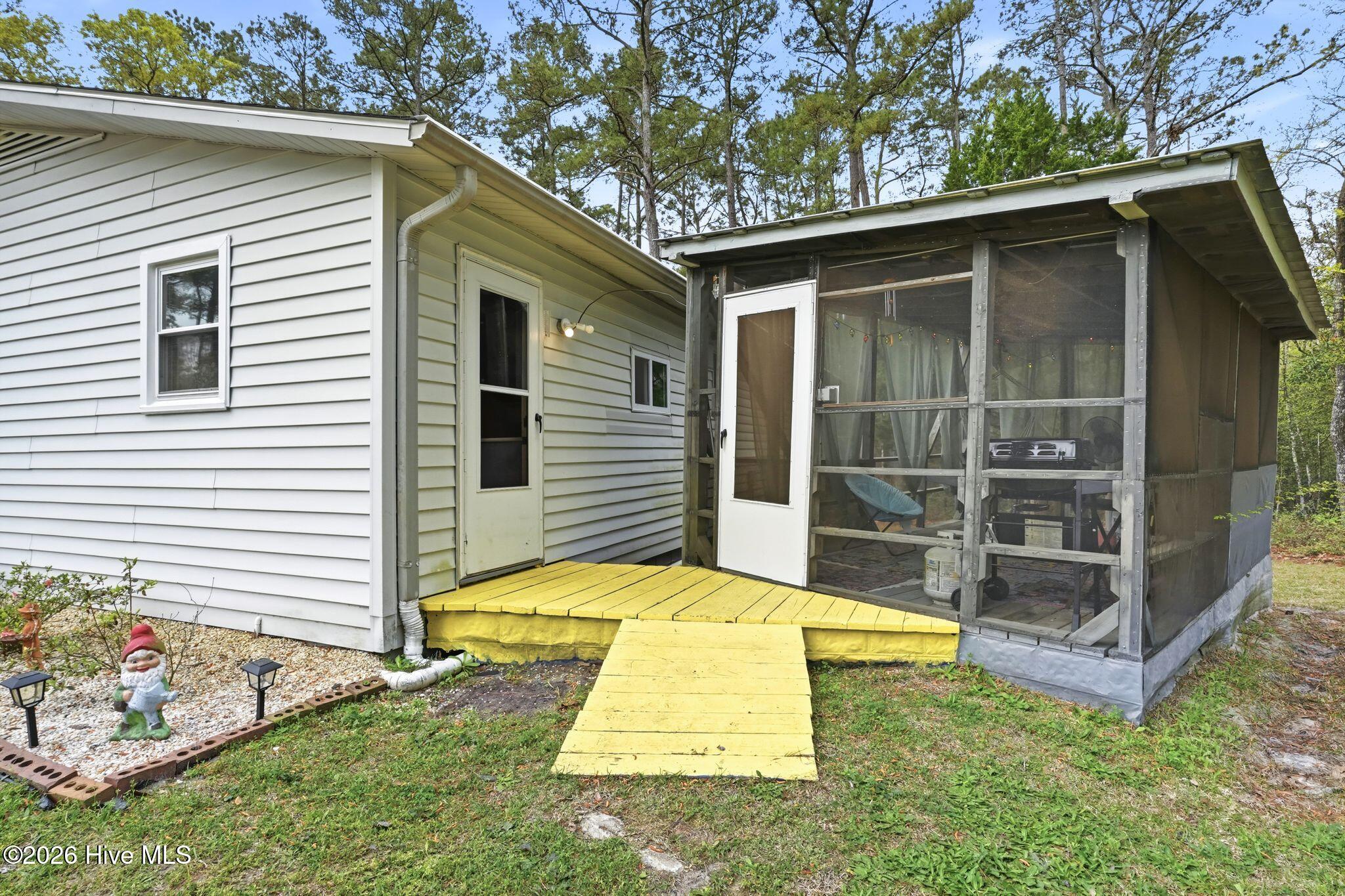 100565168 | Photo 33