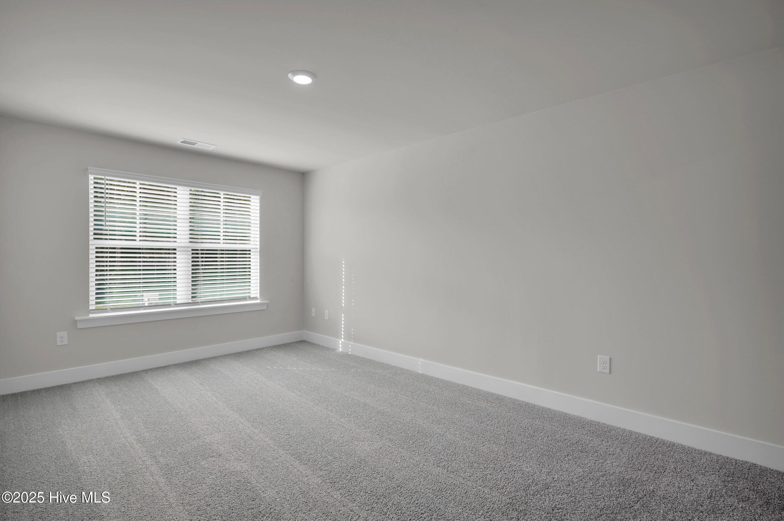 100539430 | Photo 14