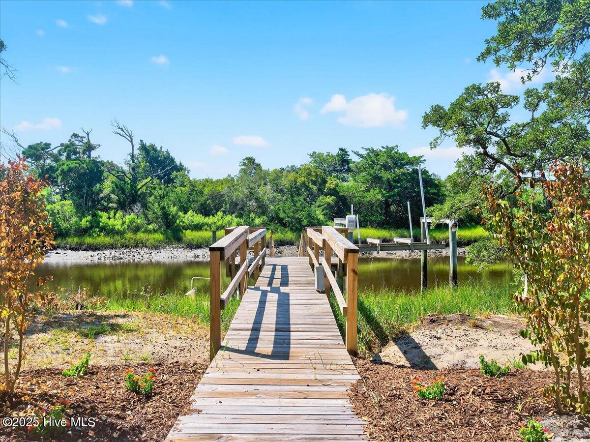 Private dock /boat lift
