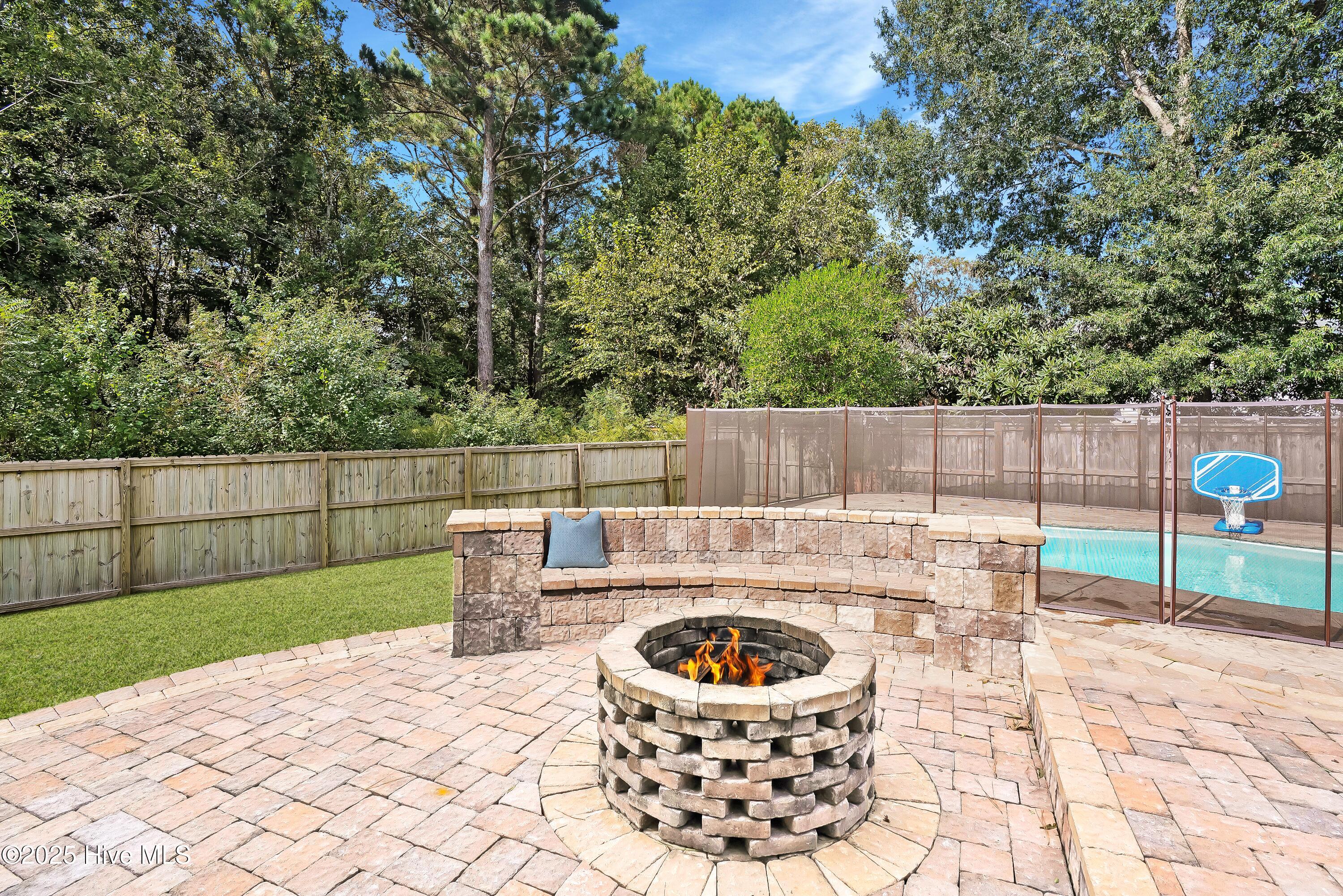 100536880 | Photo 41