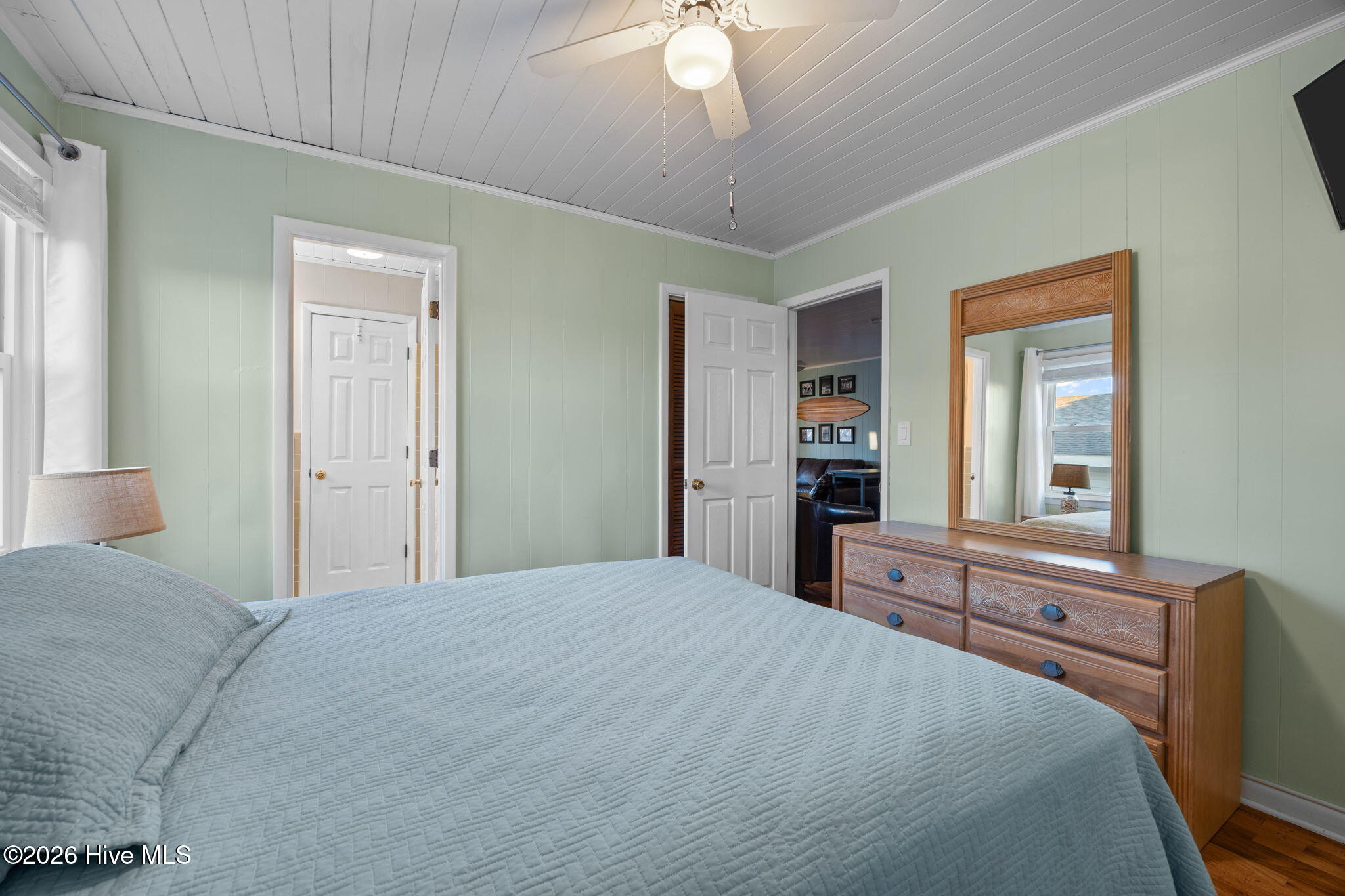 100549750 | Photo 45