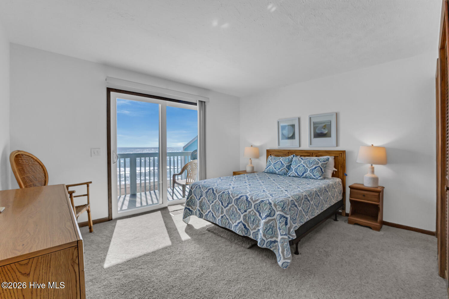 100560300 | Photo 27